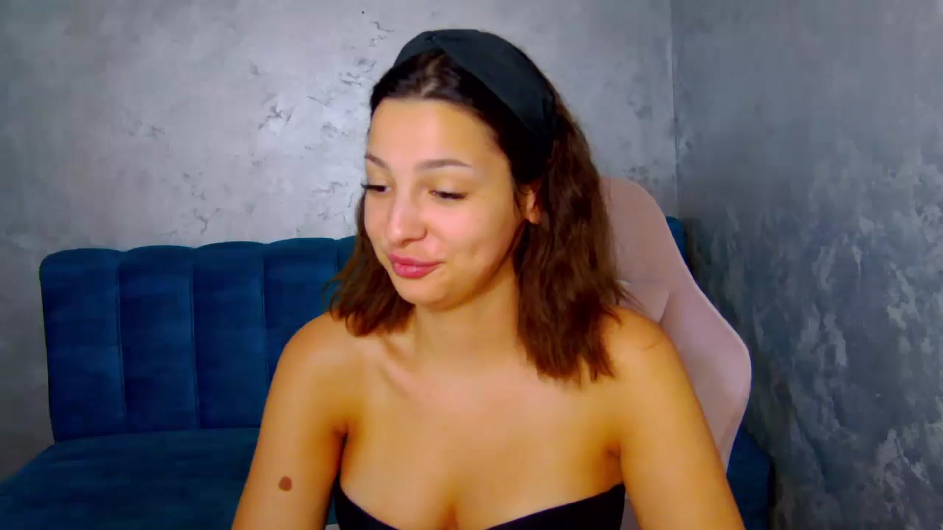 Gallery image thumbnail from MelisRoom's myfreecams stream on, 08/20/2025, 18:47 image 5 of 20