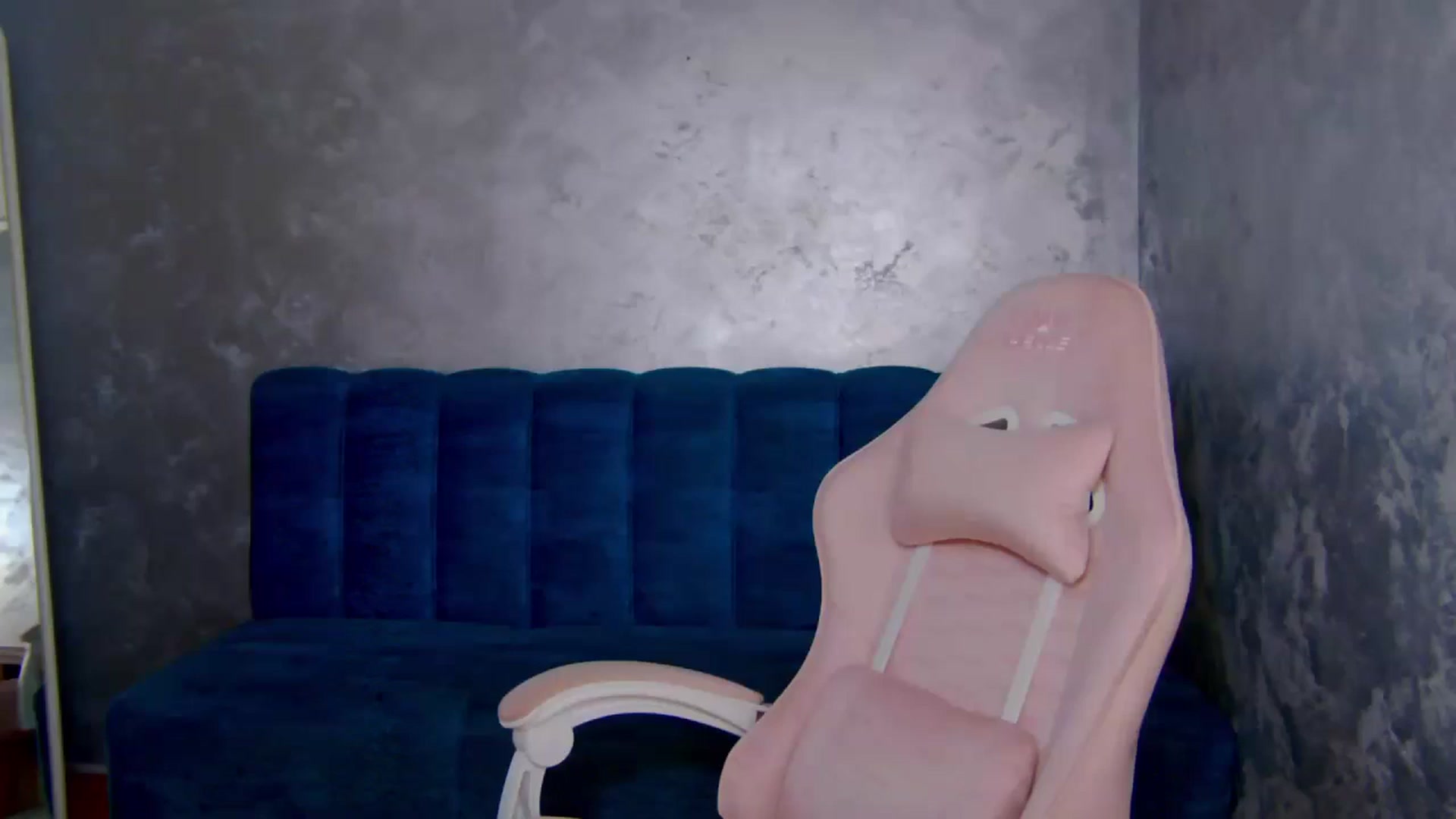 Gallery image thumbnail from MelisRoom's myfreecams stream on, 08/21/2025, 19:19 image 1 of 20