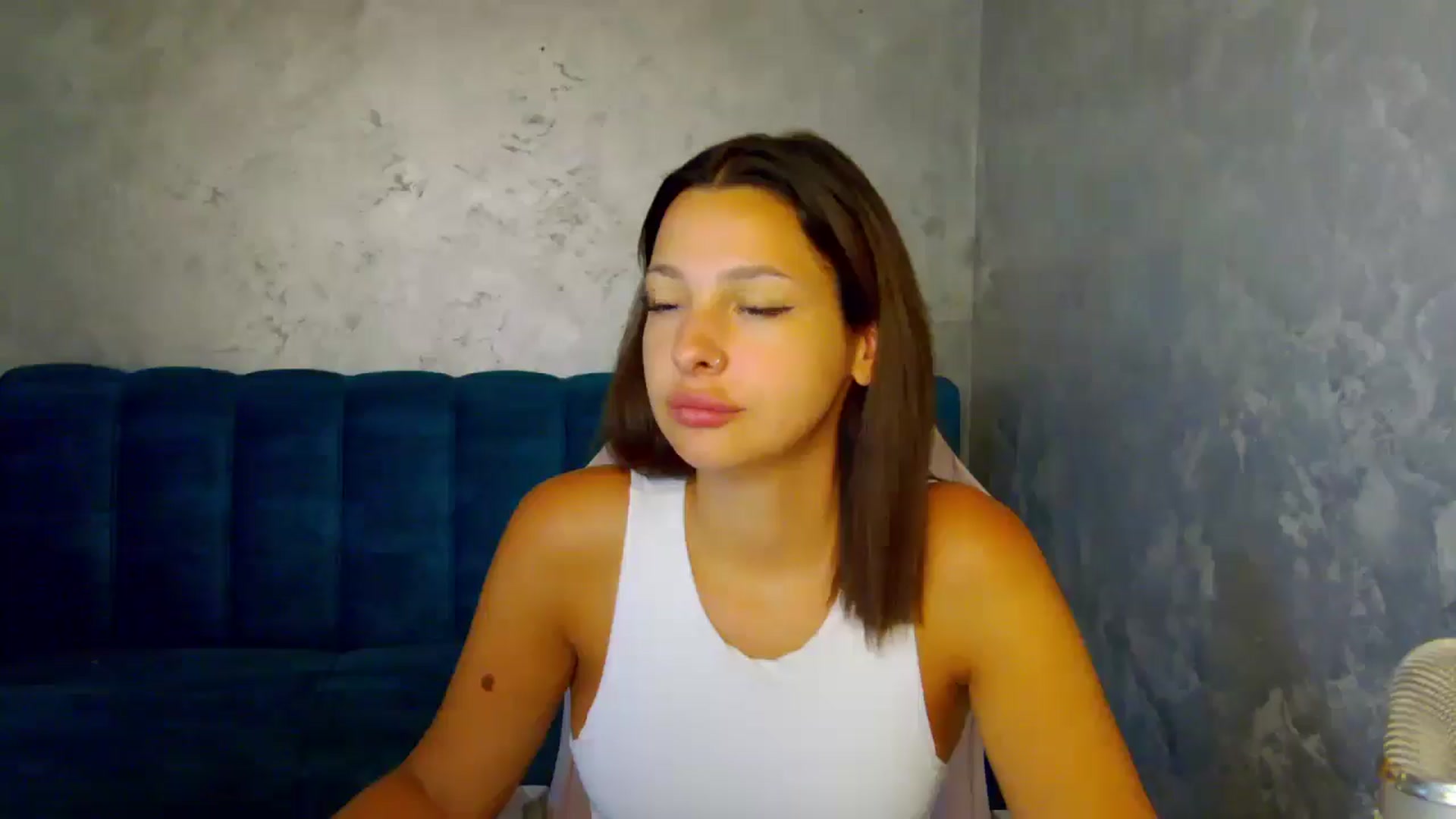Gallery image thumbnail from MelisRoom's myfreecams stream on, 08/31/2025, 19:20 image 18 of 20