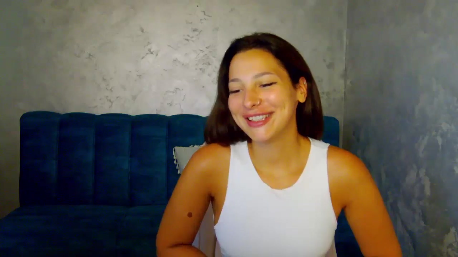 Gallery image thumbnail from MelisRoom's myfreecams stream on, 08/31/2025, 19:20 image 15 of 20