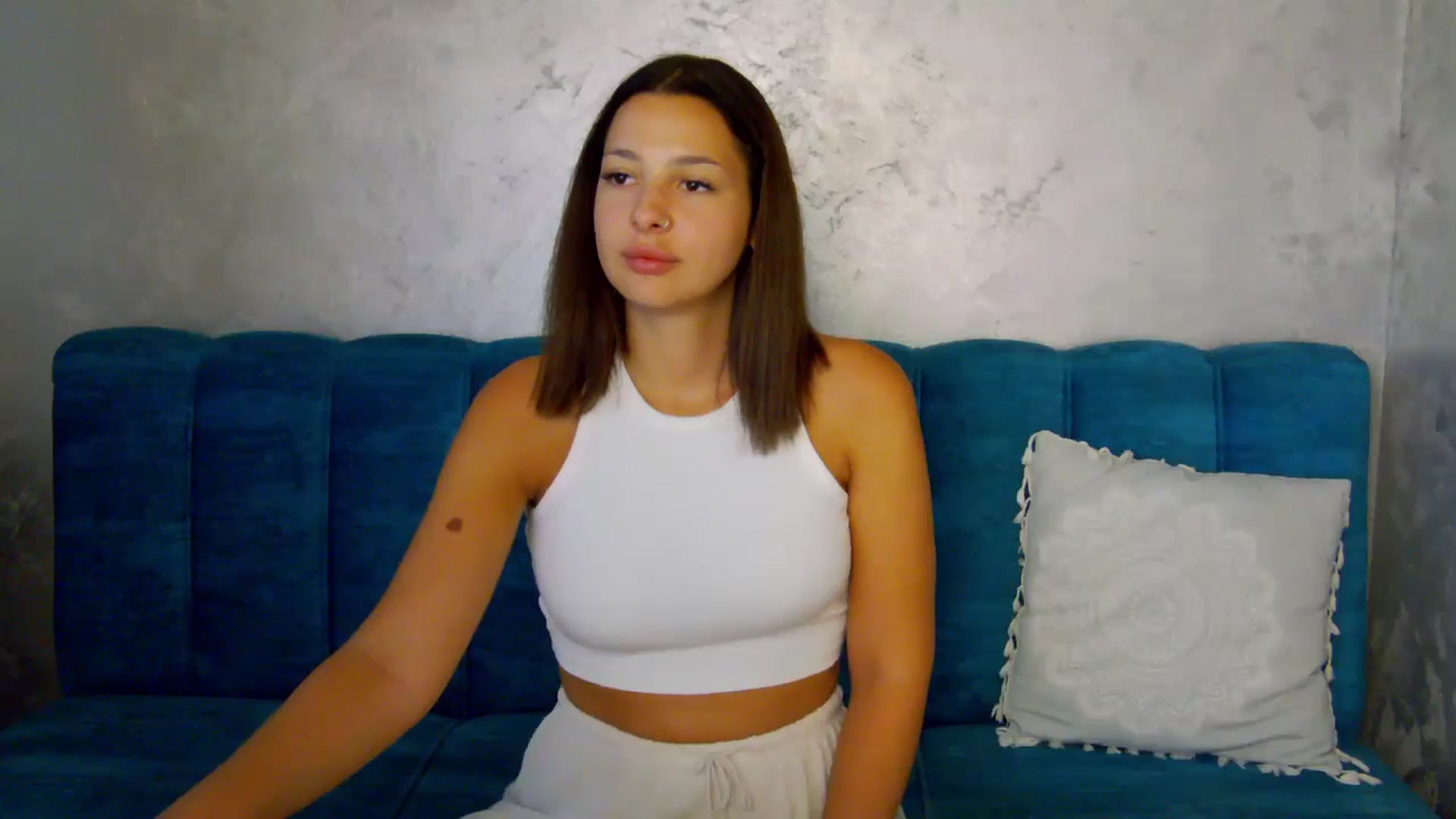 Gallery image thumbnail from MelisRoom's myfreecams stream on, 09/01/2025, 14:20 image 9 of 20