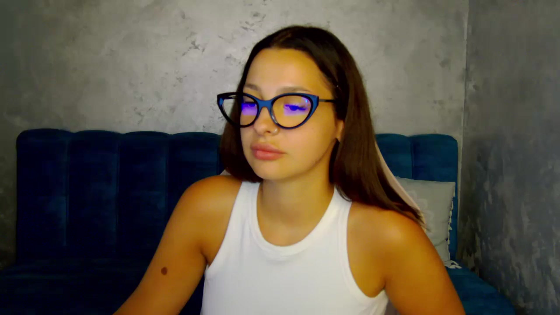 Gallery image thumbnail from MelisRoom's myfreecams stream on, 09/01/2025, 17:16 image 15 of 20