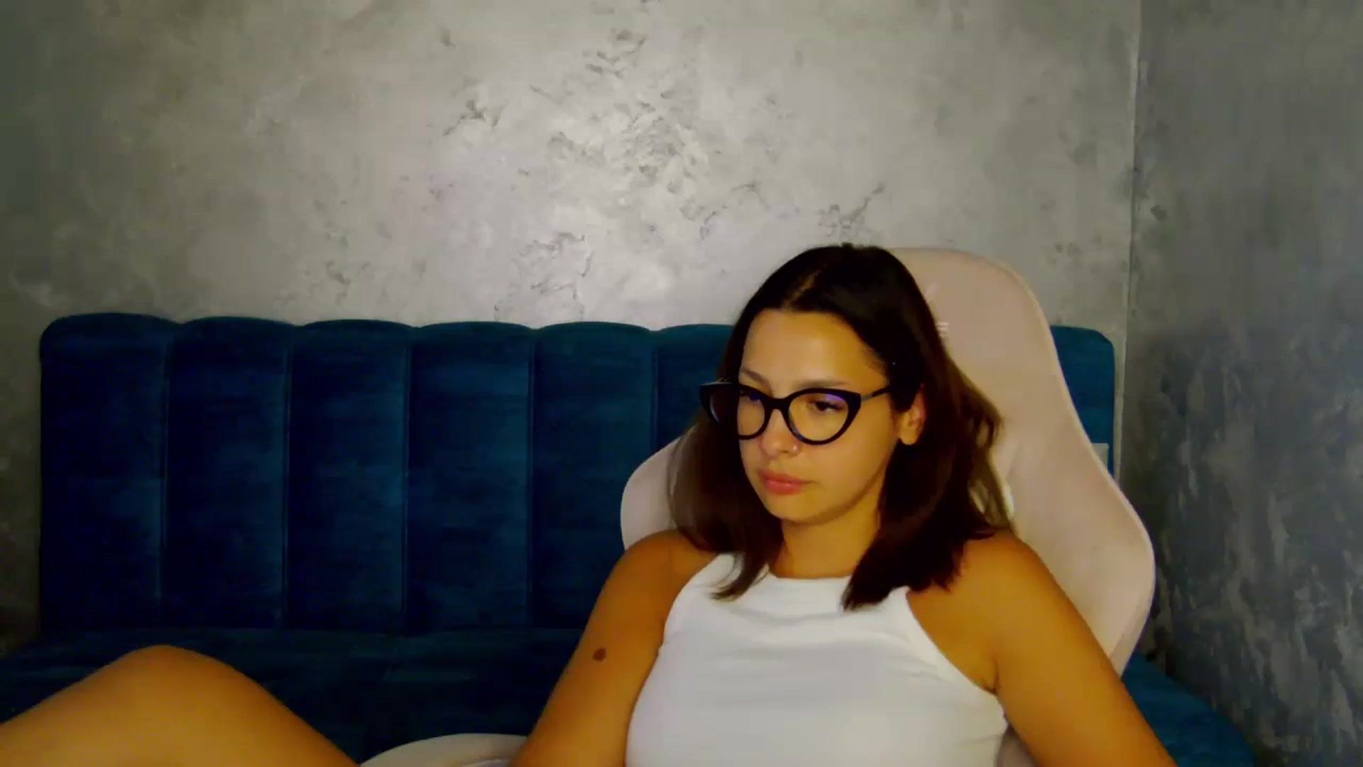 Gallery image thumbnail from MelisRoom's myfreecams stream on, 09/01/2025, 17:16 image 17 of 20