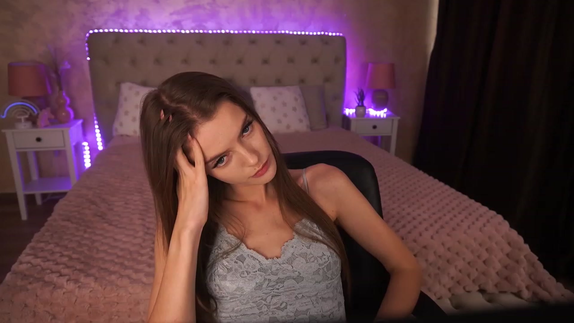 Gallery image thumbnail from MelisaMiller's myfreecams stream on, 12/25/2022, 09:39 image 16 of 20