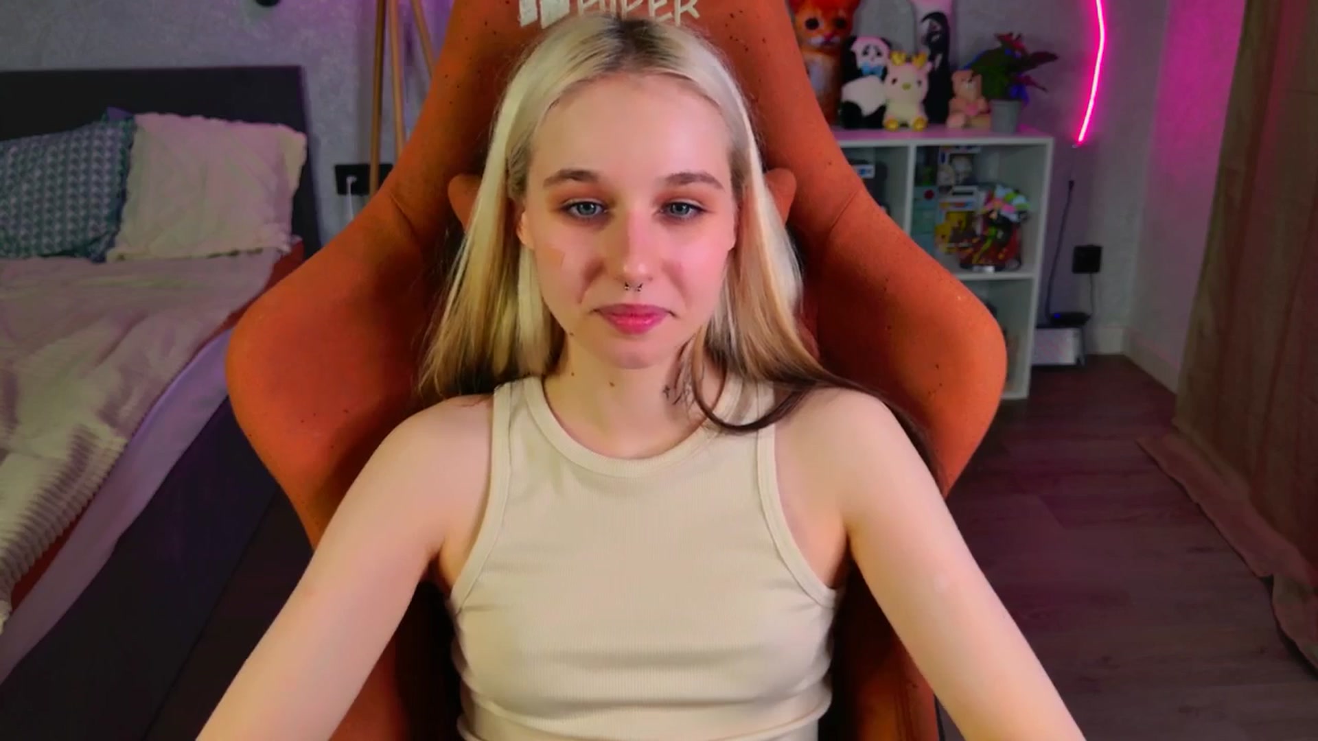 Gallery image thumbnail from Melisandea's myfreecams stream on, 04/23/2026, 20:46 image 5 of 20