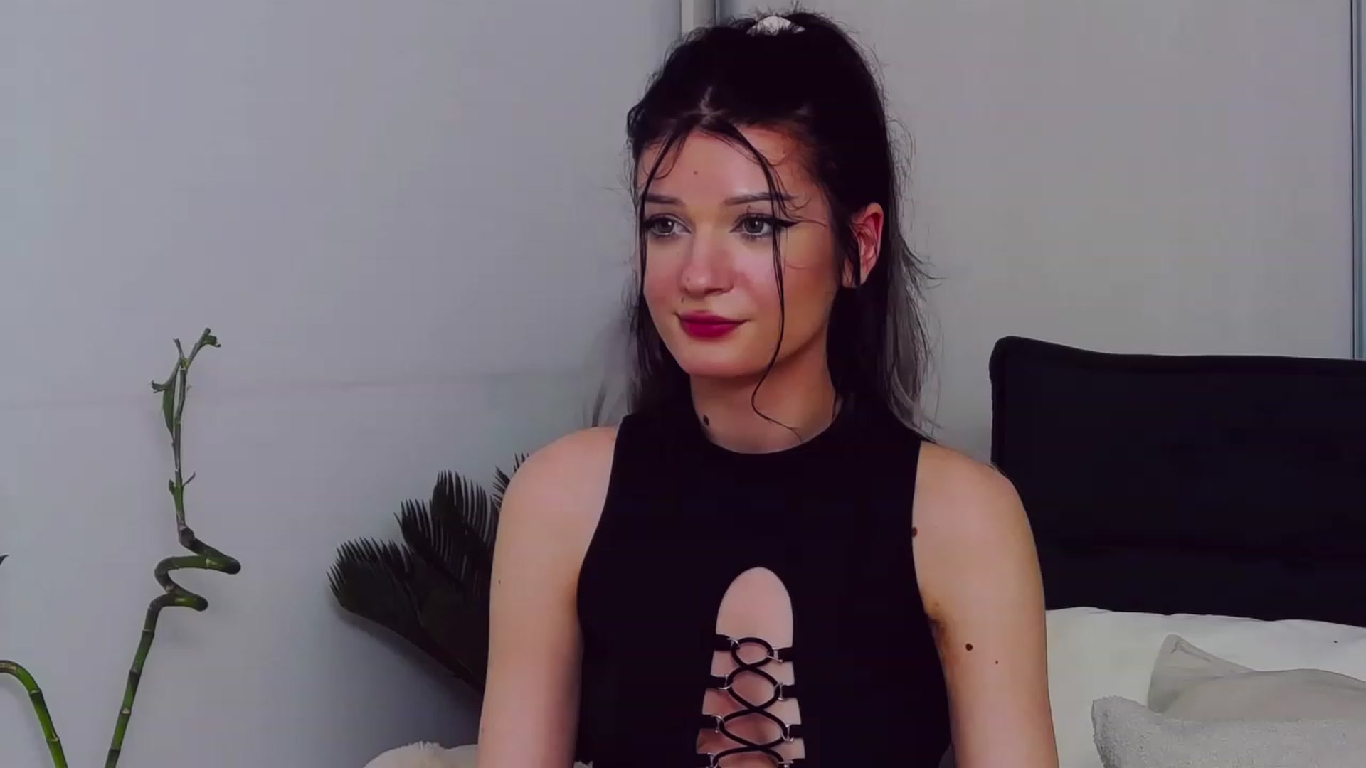 Gallery image thumbnail from MelissaFlyn's myfreecams stream on, 05/27/2023, 18:02 image 6 of 20