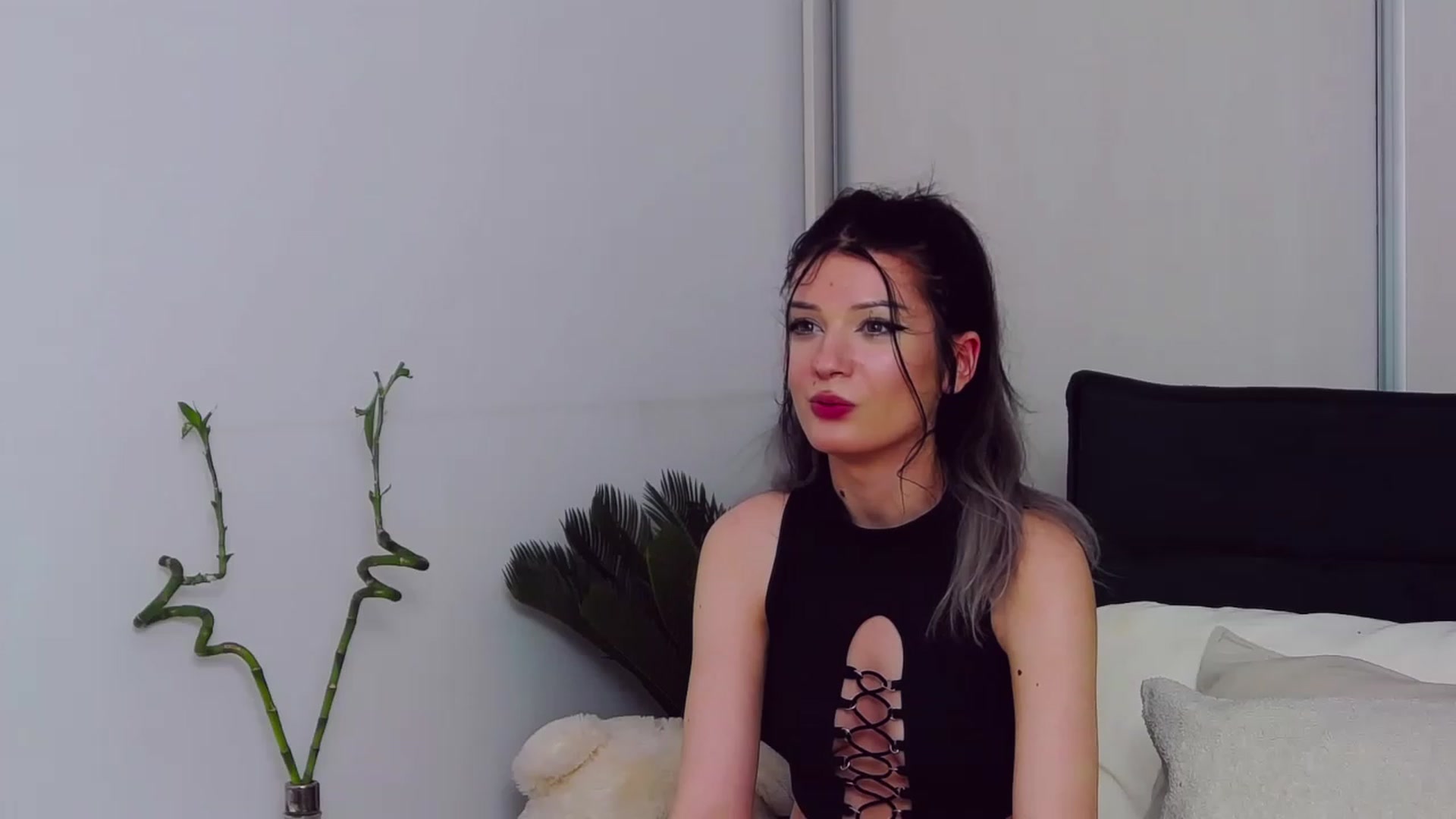 Gallery image thumbnail from MelissaFlyn's myfreecams stream on, 05/27/2023, 18:02 image 20 of 20