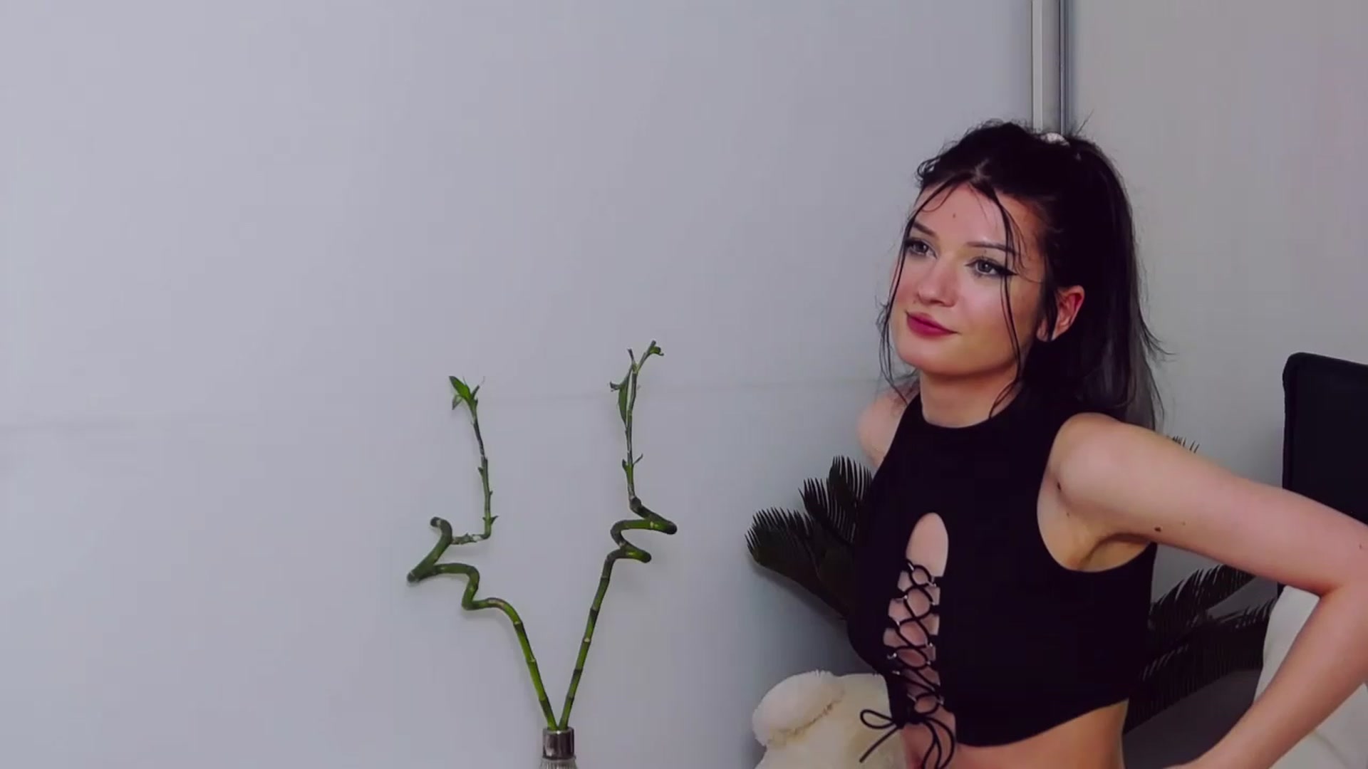 Gallery image thumbnail from MelissaFlyn's myfreecams stream on, 05/27/2023, 18:02 image 13 of 20