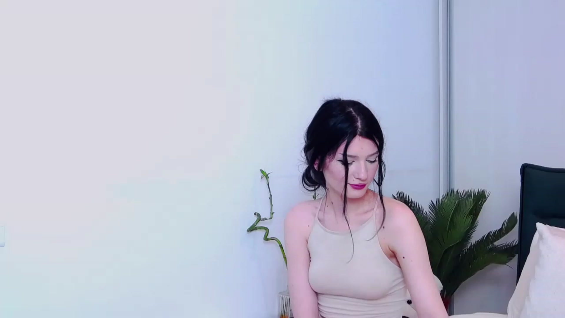 Gallery image thumbnail from MelissaFlyn's myfreecams stream on, 05/28/2023, 14:59 image 5 of 20