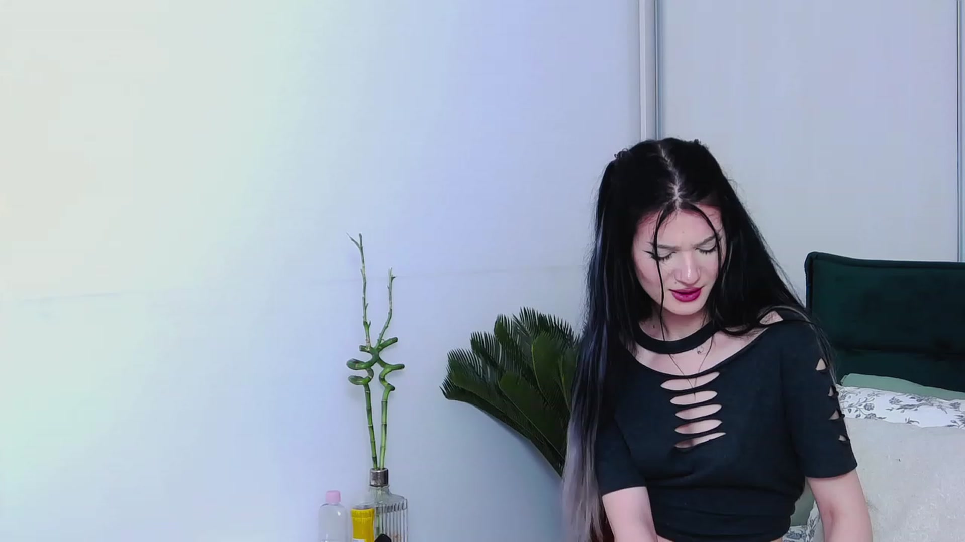 Gallery image thumbnail from MelissaFlyn's myfreecams stream on, 06/07/2023, 15:19 image 12 of 20