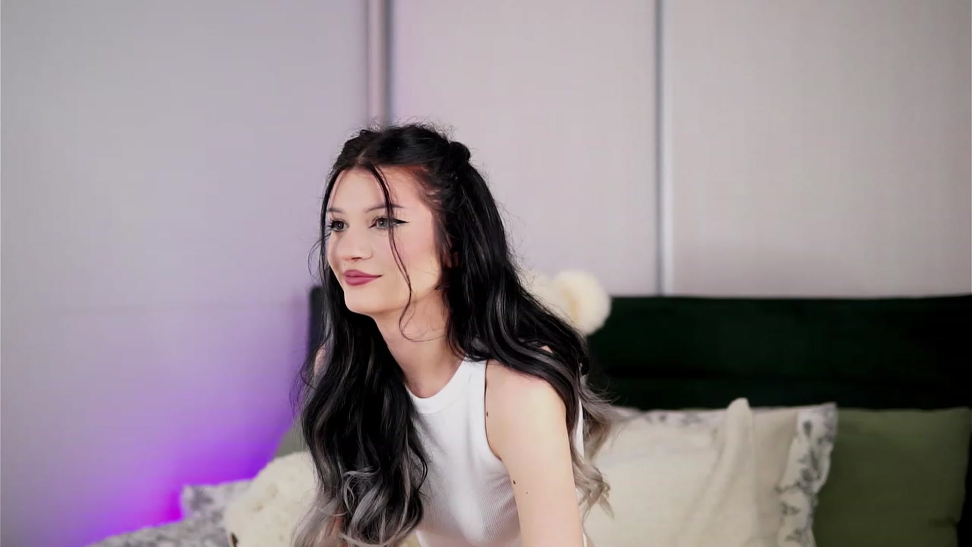 Gallery image thumbnail from MelissaFlyn's myfreecams stream on, 06/20/2023, 10:35 image 3 of 20