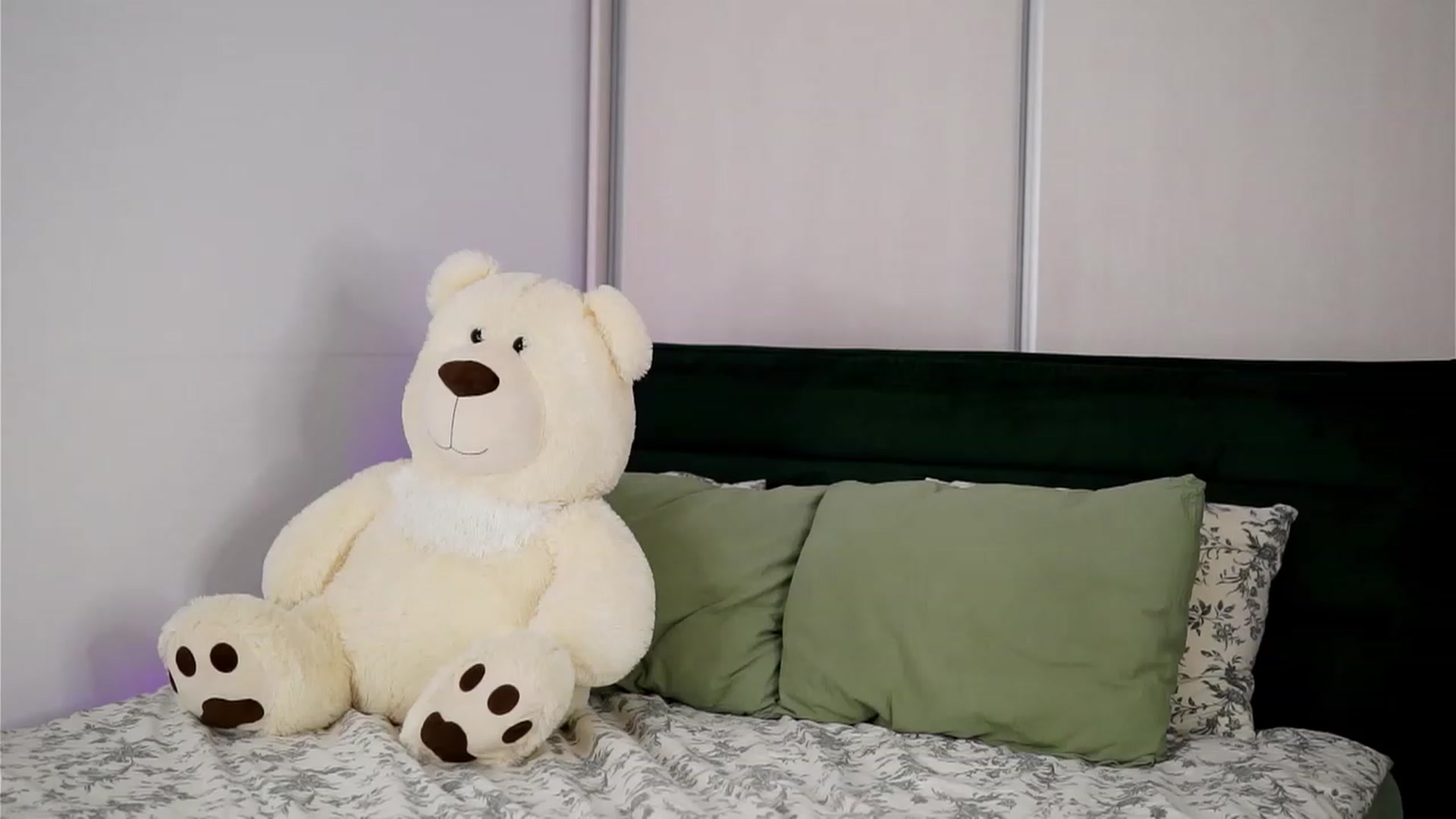 Gallery image thumbnail from MelissaFlyn's myfreecams stream on, 09/04/2023, 12:33 image 9 of 20