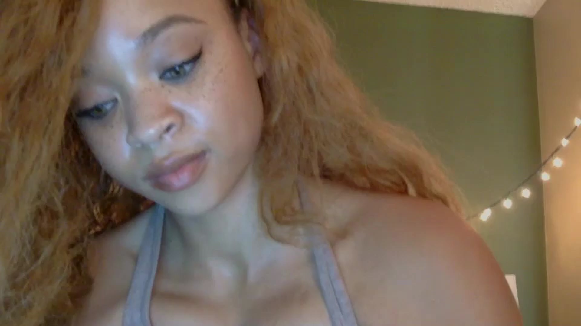 Gallery image thumbnail from MelissaGee's myfreecams stream on, 07/13/2025, 18:18 image 1 of 20