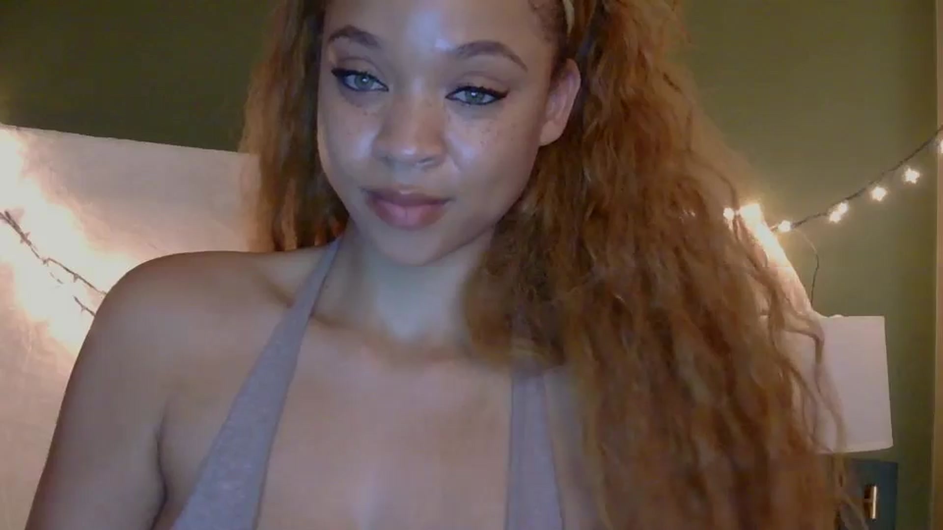 Gallery image thumbnail from MelissaGee's myfreecams stream on, 07/13/2025, 18:18 image 15 of 20
