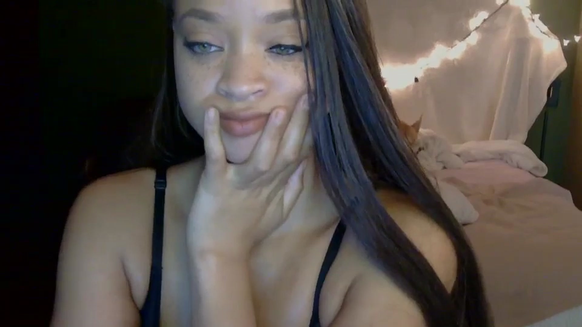 Gallery image thumbnail from MelissaGee's myfreecams stream on, 07/26/2025, 17:55 image 19 of 20