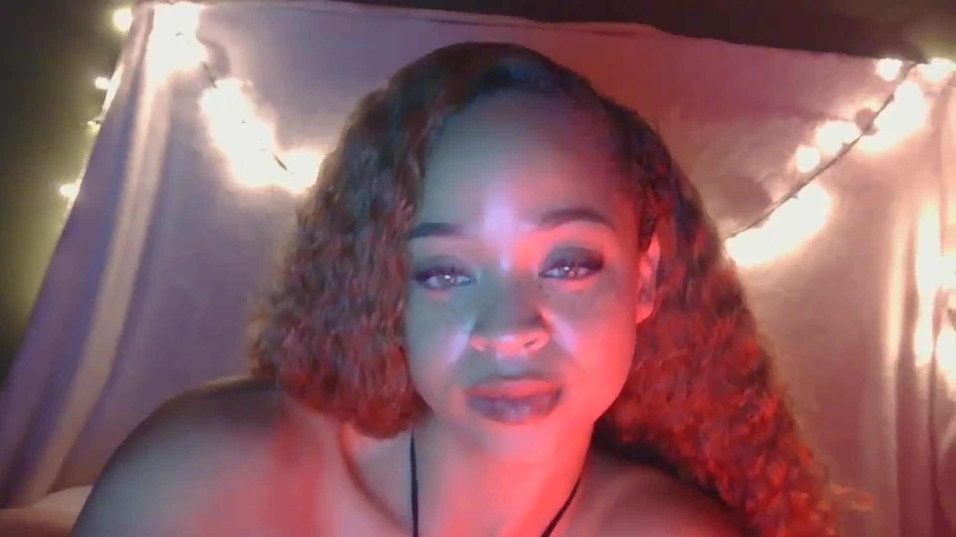 Gallery image thumbnail from MelissaGee's myfreecams stream on, 09/26/2025, 15:00 image 12 of 20