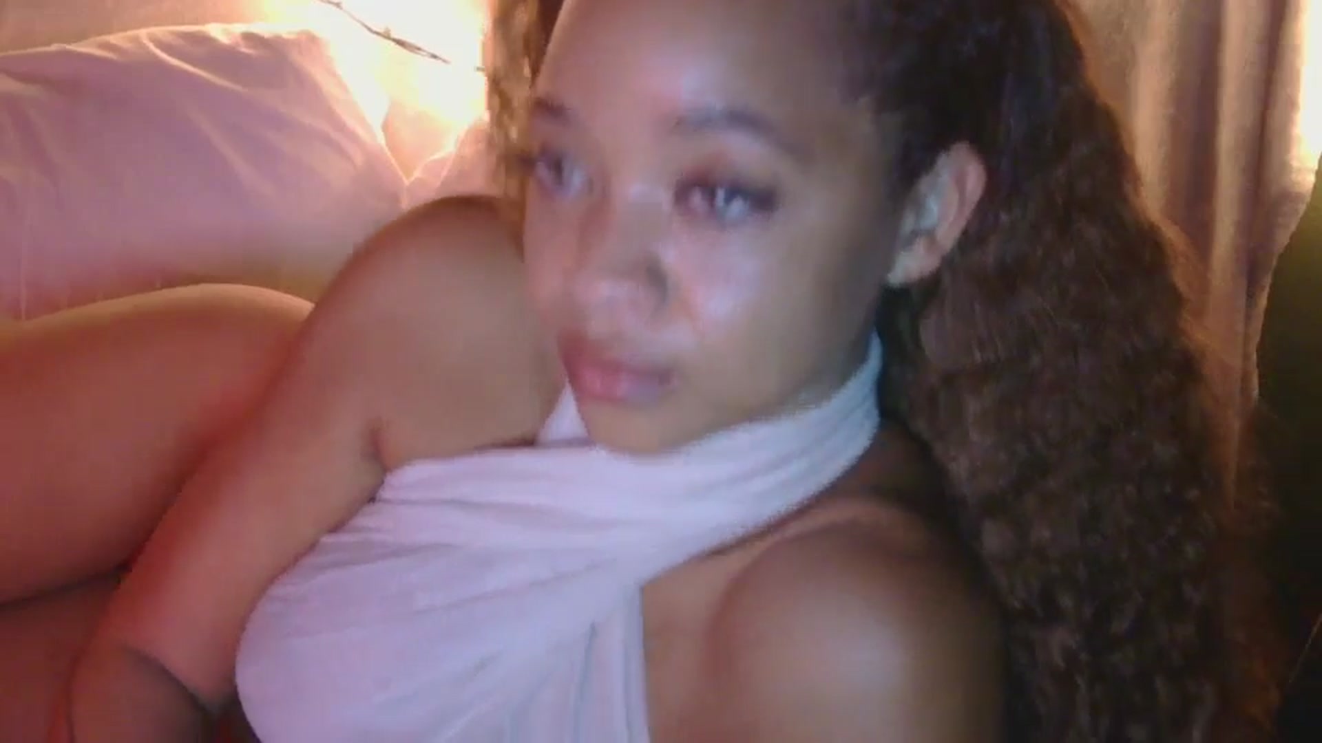 Gallery image thumbnail from MelissaGee's myfreecams stream on, 09/27/2025, 14:15 image 19 of 20