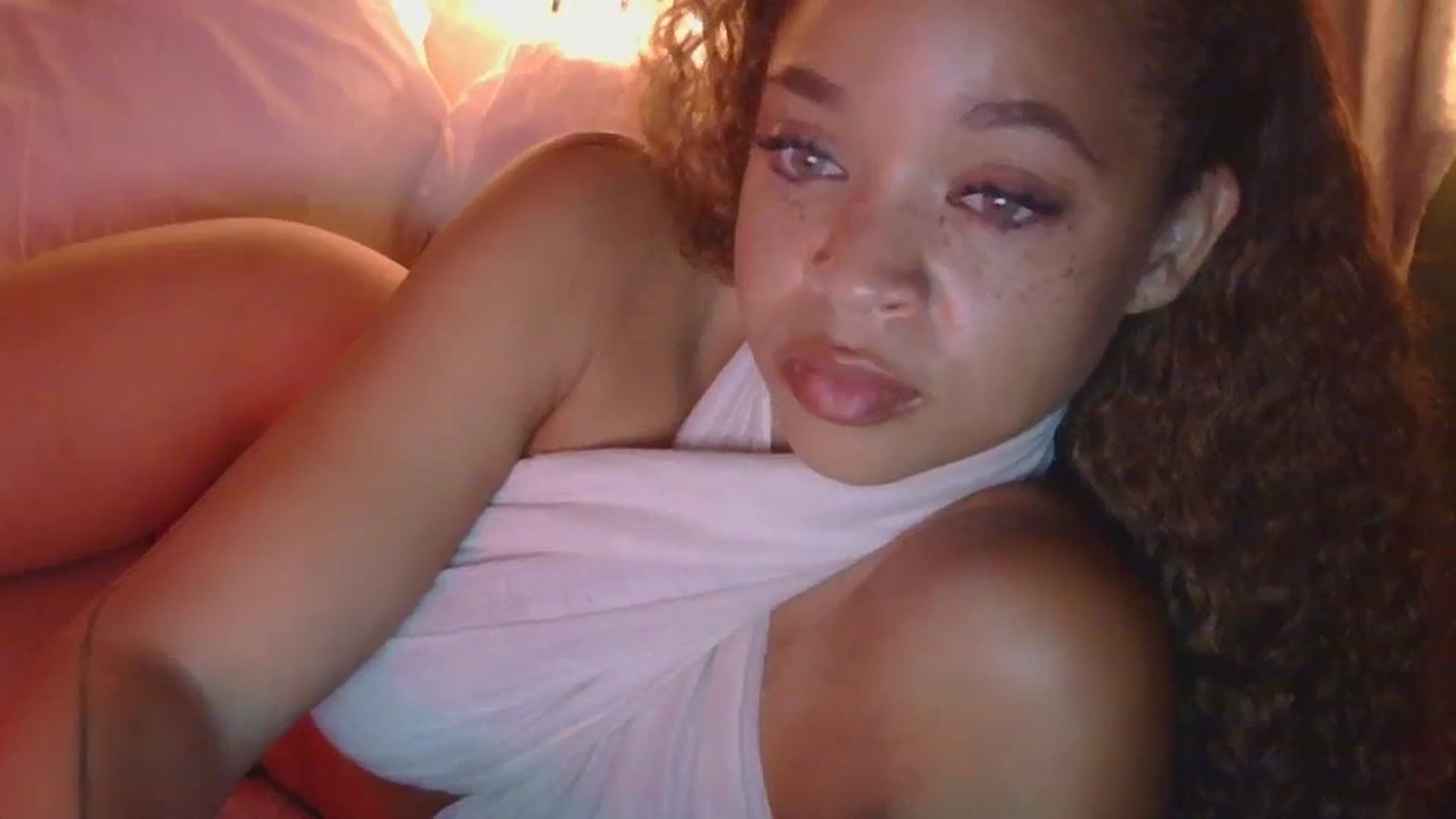 Gallery image thumbnail from MelissaGee's myfreecams stream on, 09/27/2025, 14:15 image 18 of 20