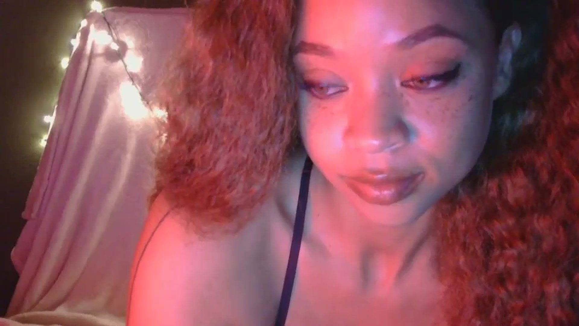 Gallery image thumbnail from MelissaGee's myfreecams stream on, 09/28/2025, 15:08 image 14 of 20