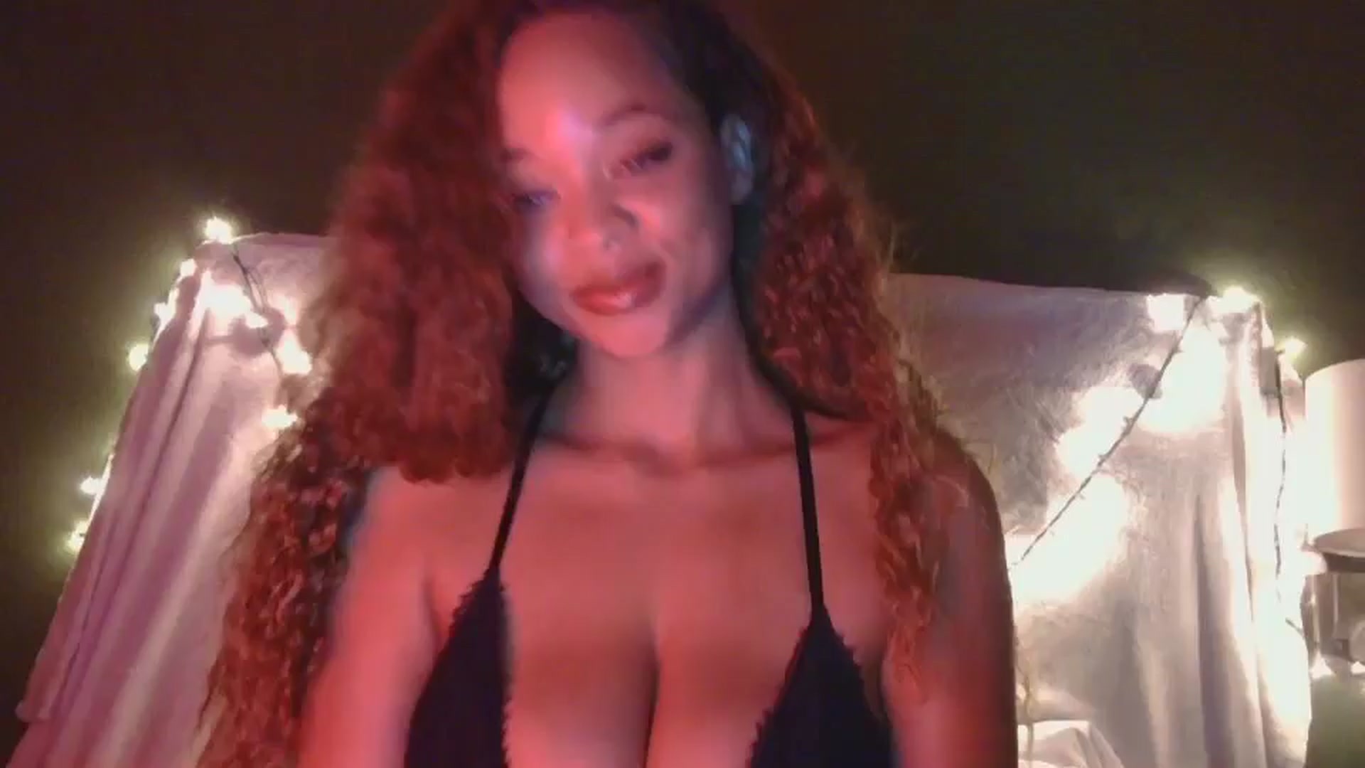 Gallery image thumbnail from MelissaGee's myfreecams stream on, 09/28/2025, 15:08 image 9 of 20