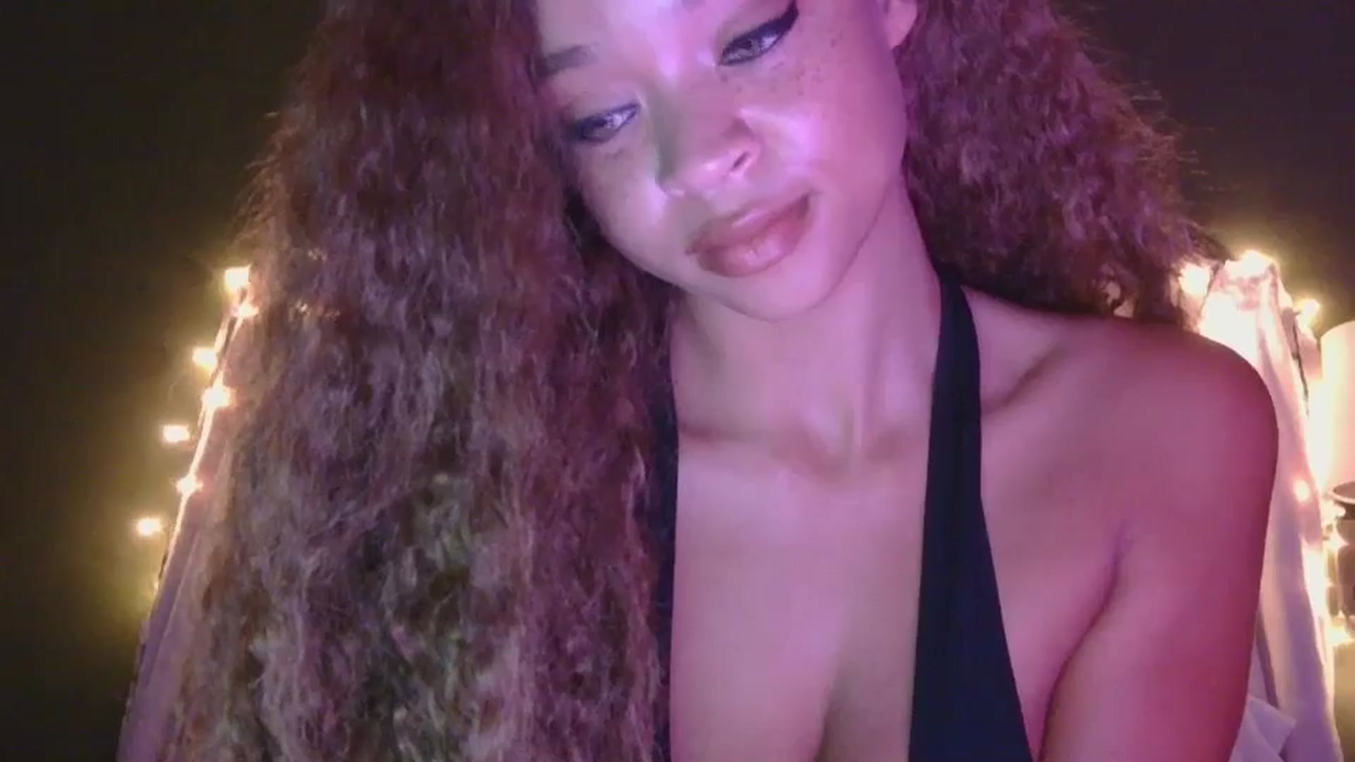 Gallery image thumbnail from MelissaGee's myfreecams stream on, 09/29/2025, 17:30 image 5 of 20