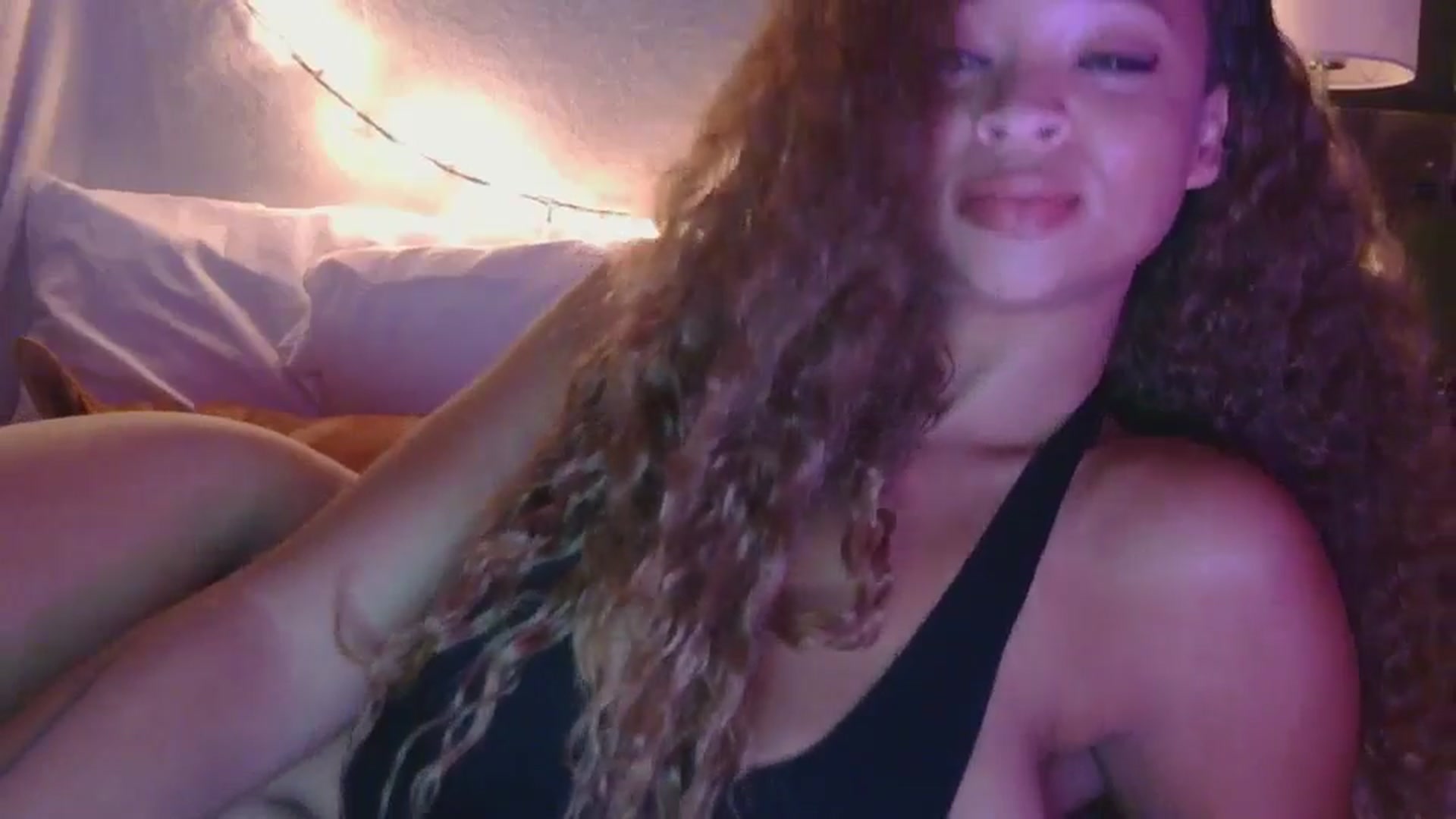 Gallery image thumbnail from MelissaGee's myfreecams stream on, 09/29/2025, 17:30 image 17 of 20