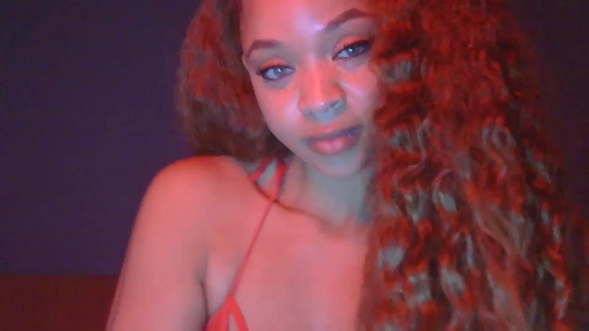 Gallery image thumbnail from MelissaGee's myfreecams stream on, 10/03/2025, 19:23 image 17 of 20