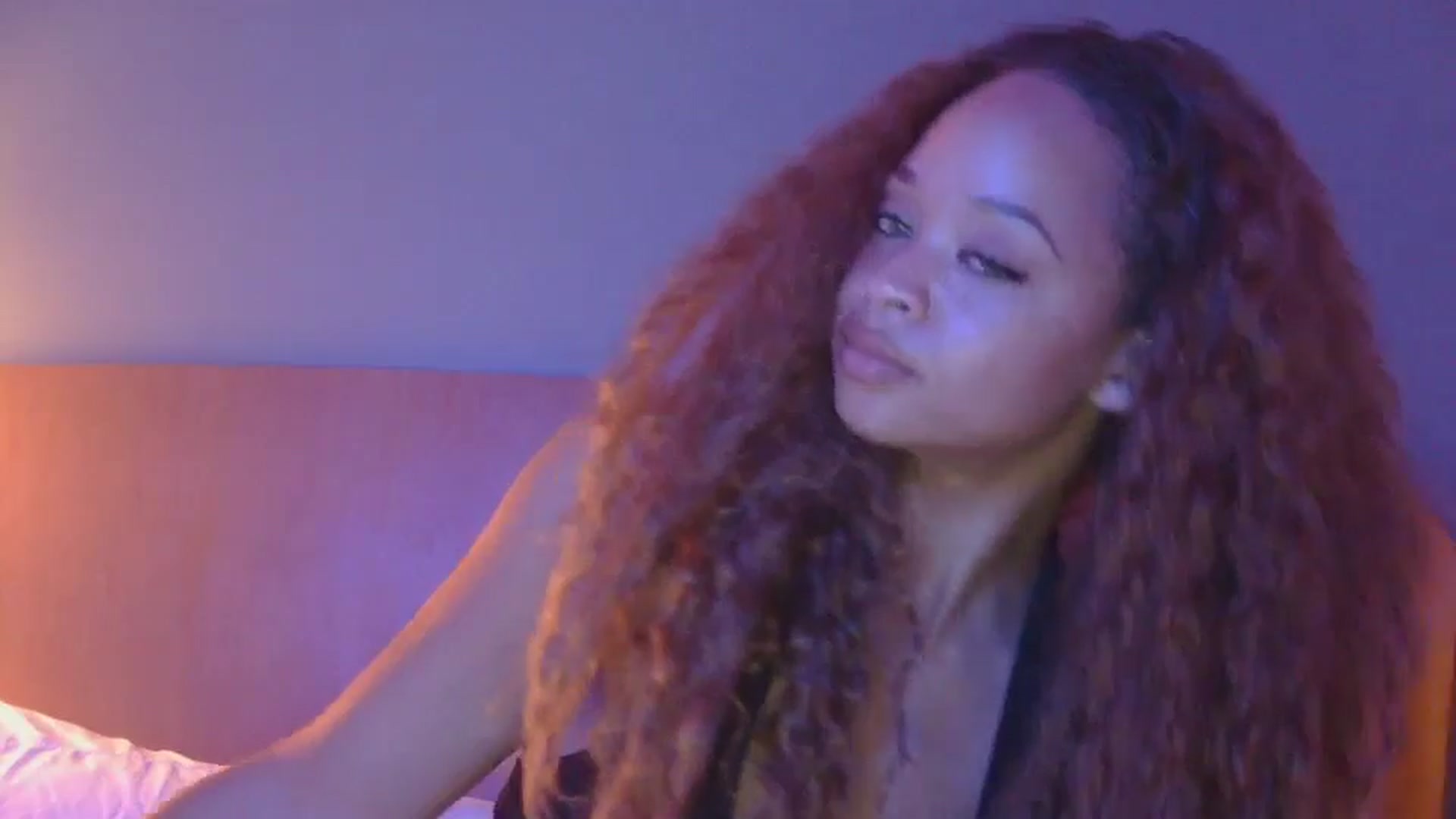 Gallery image thumbnail from MelissaGee's myfreecams stream on, 10/04/2025, 21:50 image 12 of 20