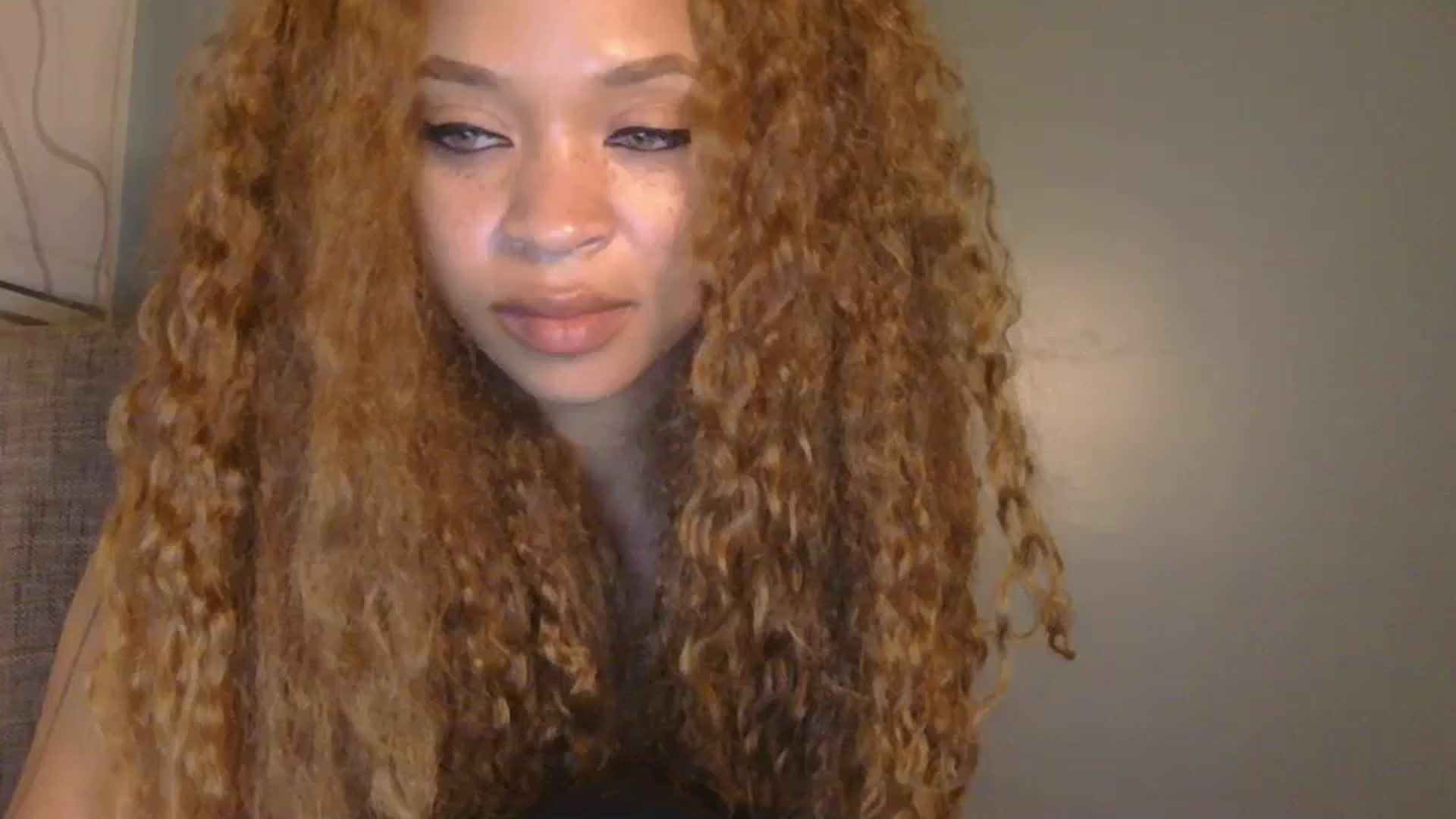 Gallery image thumbnail from MelissaGee's myfreecams stream on, 10/05/2025, 18:17 image 13 of 20
