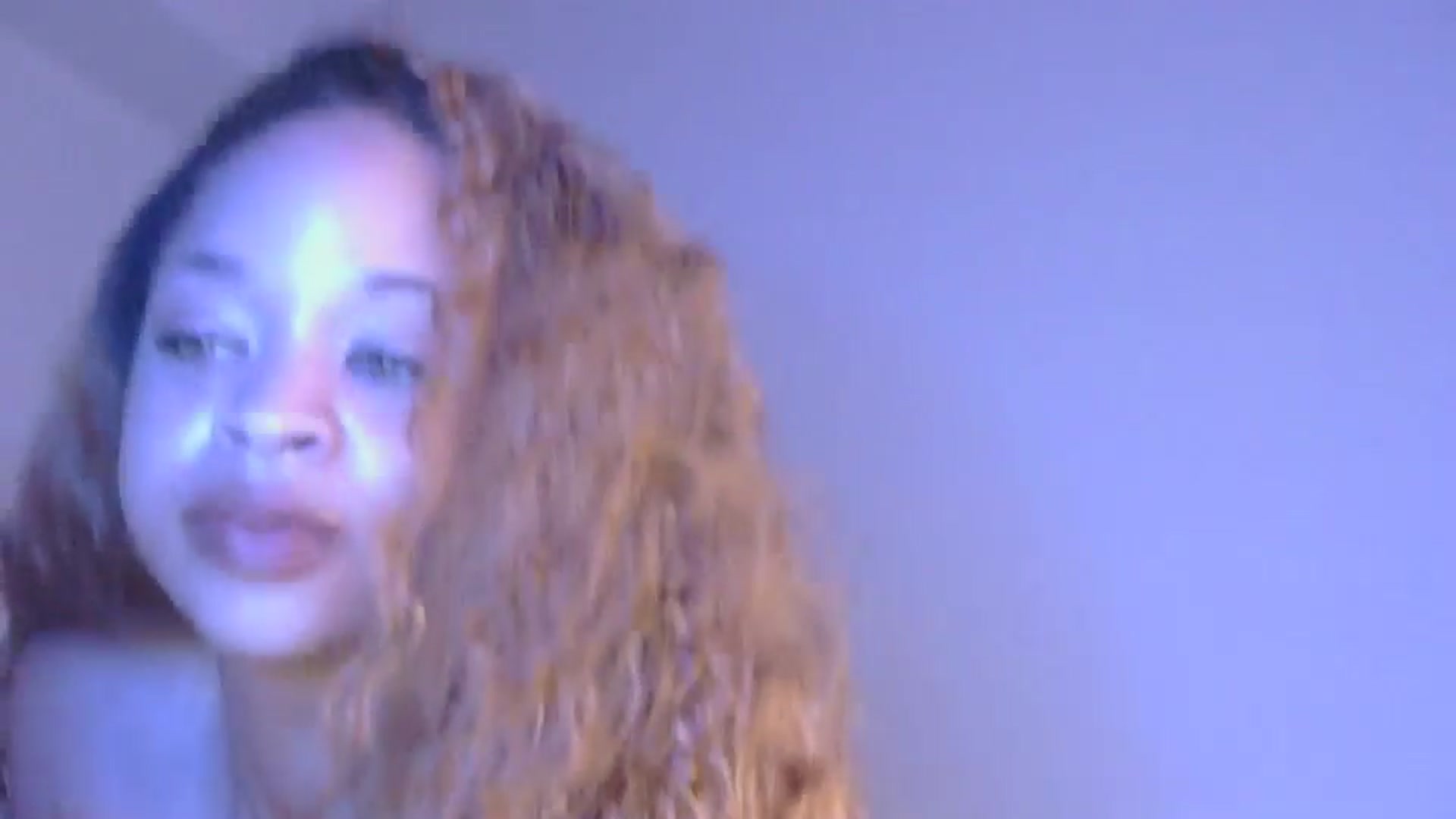 Gallery image thumbnail from MelissaGee's myfreecams stream on, 10/19/2025, 23:09 image 10 of 20