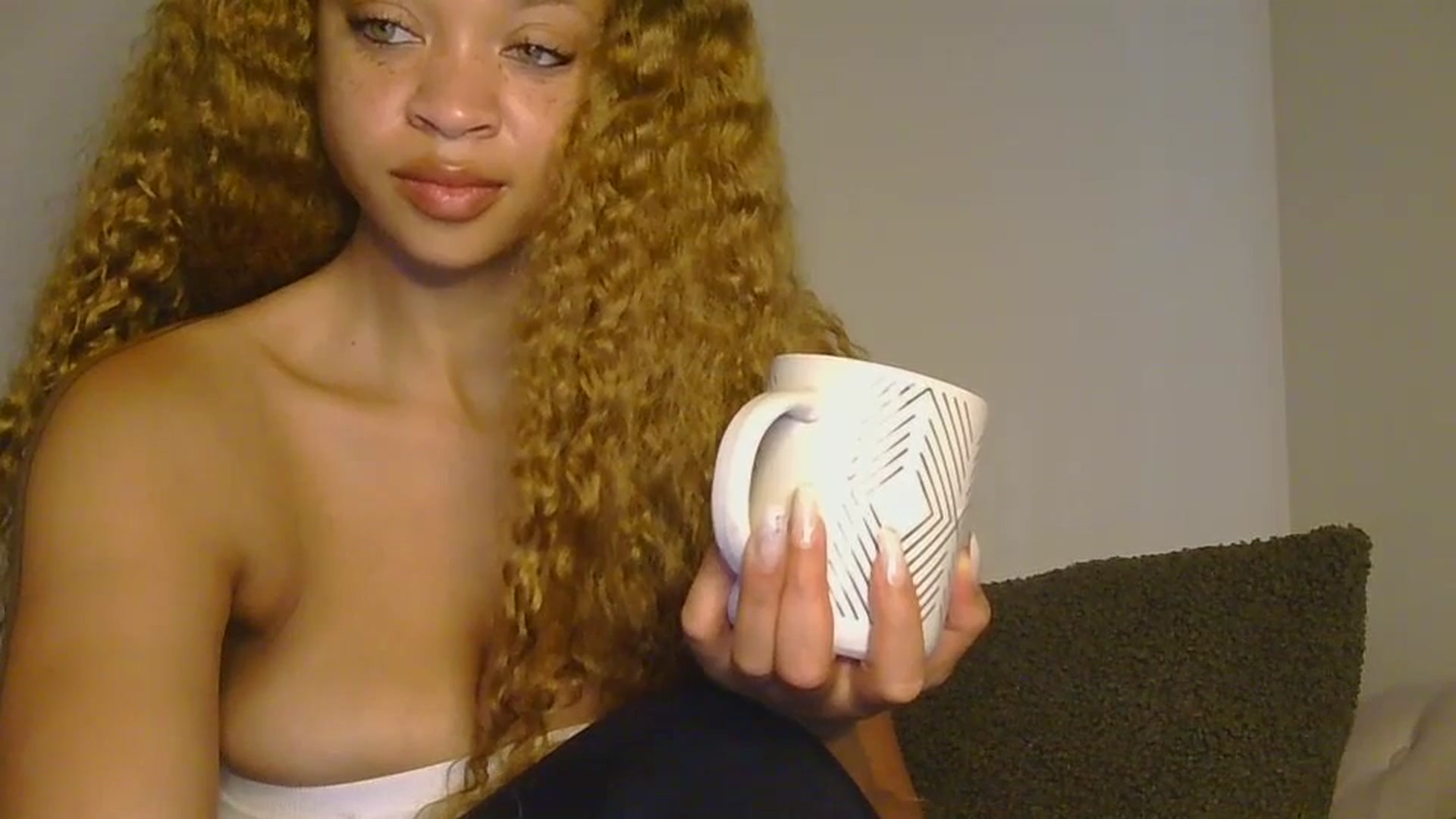 Gallery image thumbnail from MelissaGee's myfreecams stream on, 10/26/2025, 18:50 image 20 of 20
