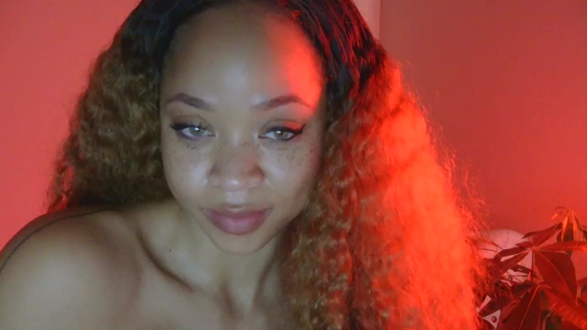 Gallery image thumbnail from MelissaGee's myfreecams stream on, 10/27/2025, 19:26 image 14 of 20