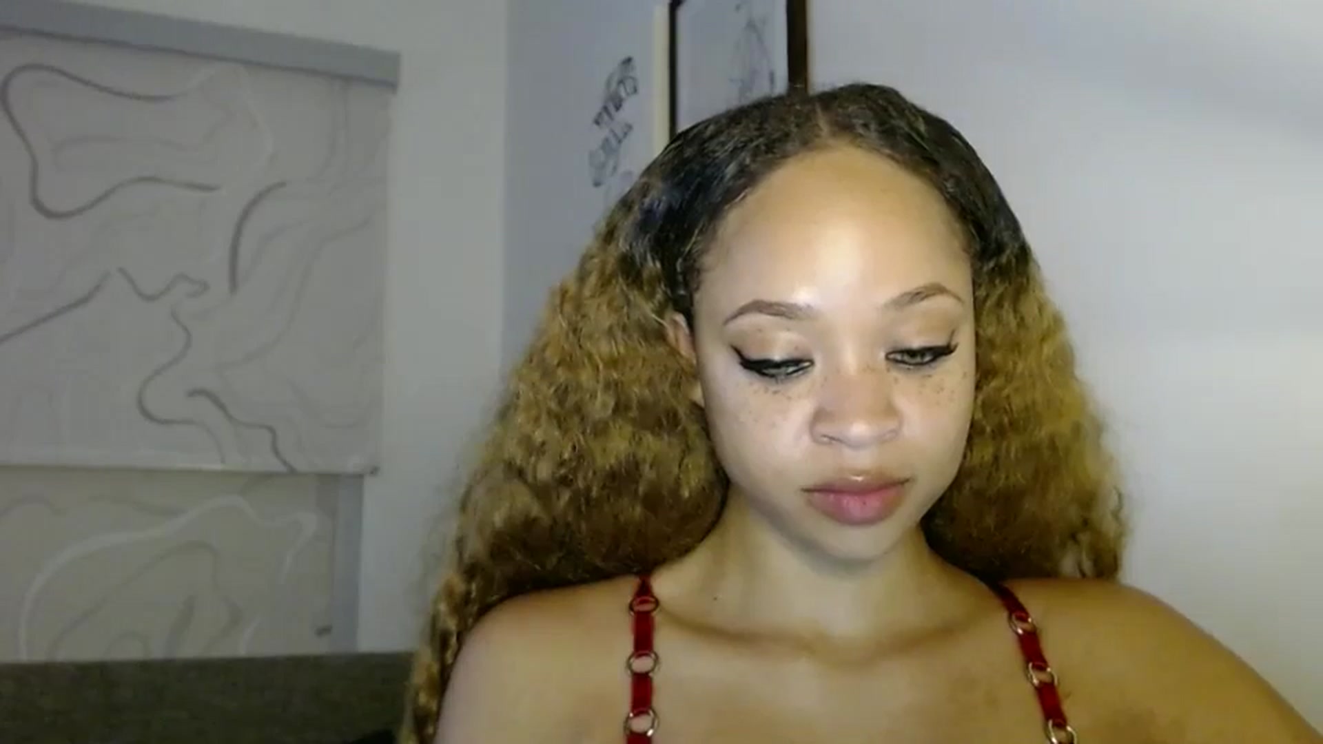 Gallery image thumbnail from MelissaGee's myfreecams stream on, 10/31/2025, 07:45 image 5 of 20