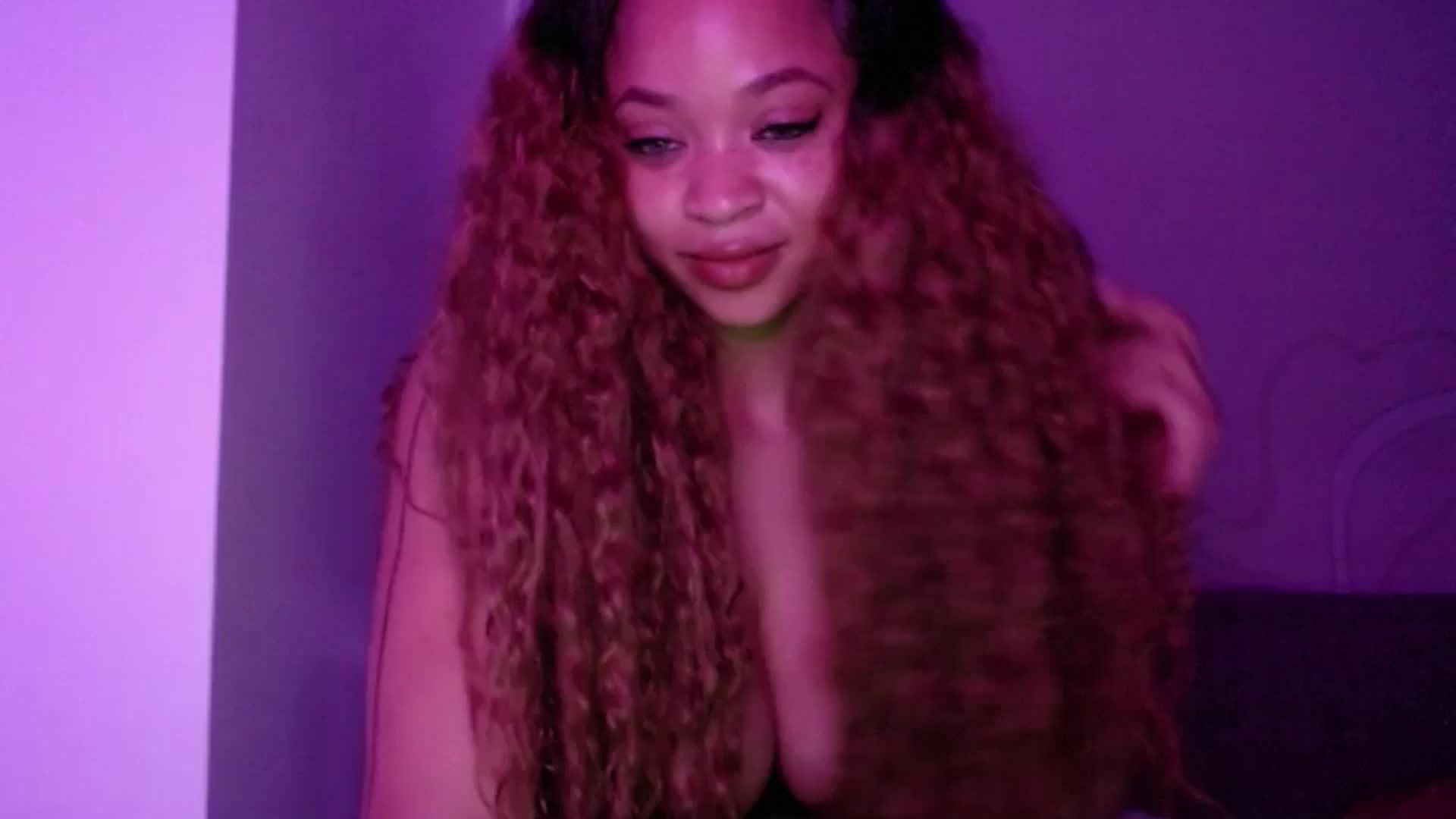 Gallery image thumbnail from MelissaGee's myfreecams stream on, 11/01/2025, 15:14 image 1 of 20