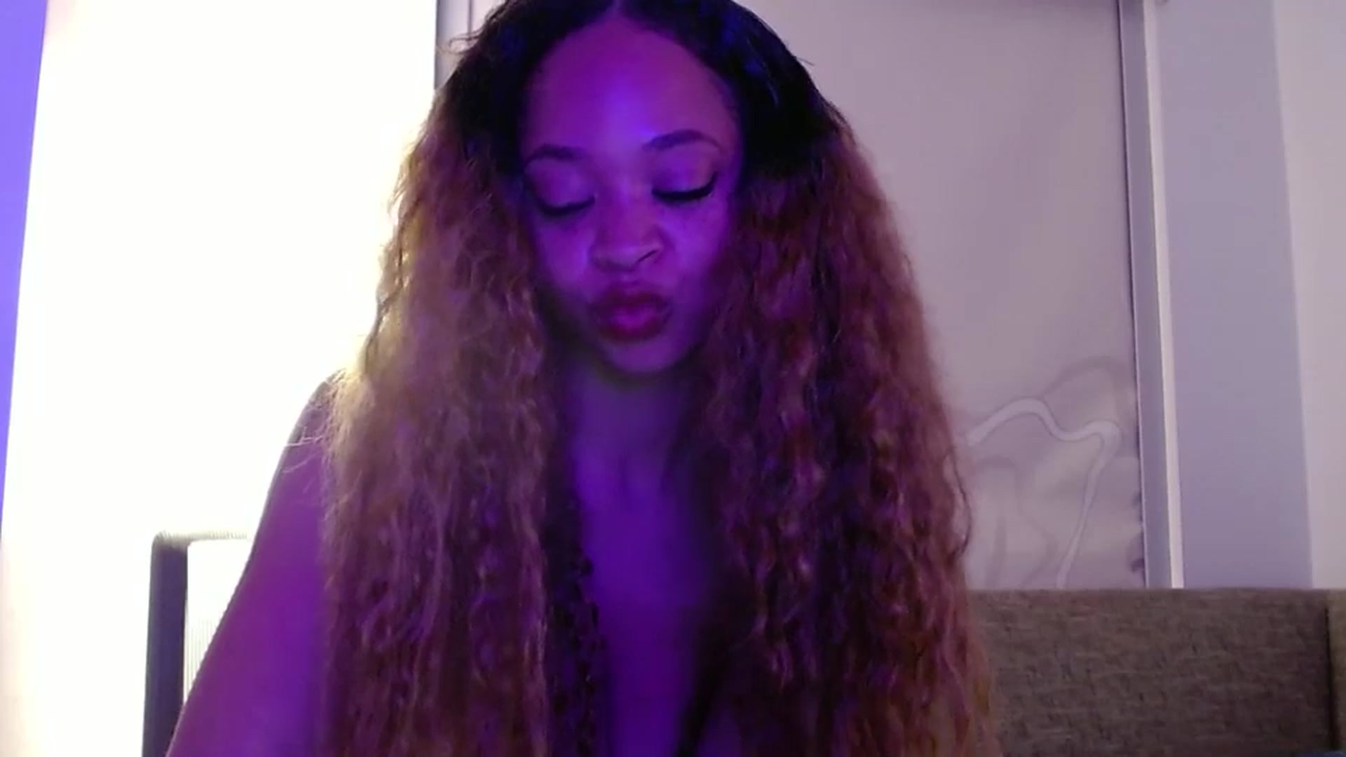 Gallery image thumbnail from MelissaGee's myfreecams stream on, 11/01/2025, 17:46 image 3 of 20