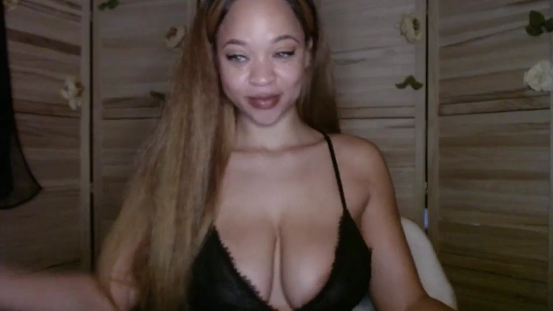 Gallery image thumbnail from MelissaGee's myfreecams stream on, 01/12/2026, 15:32 image 6 of 20