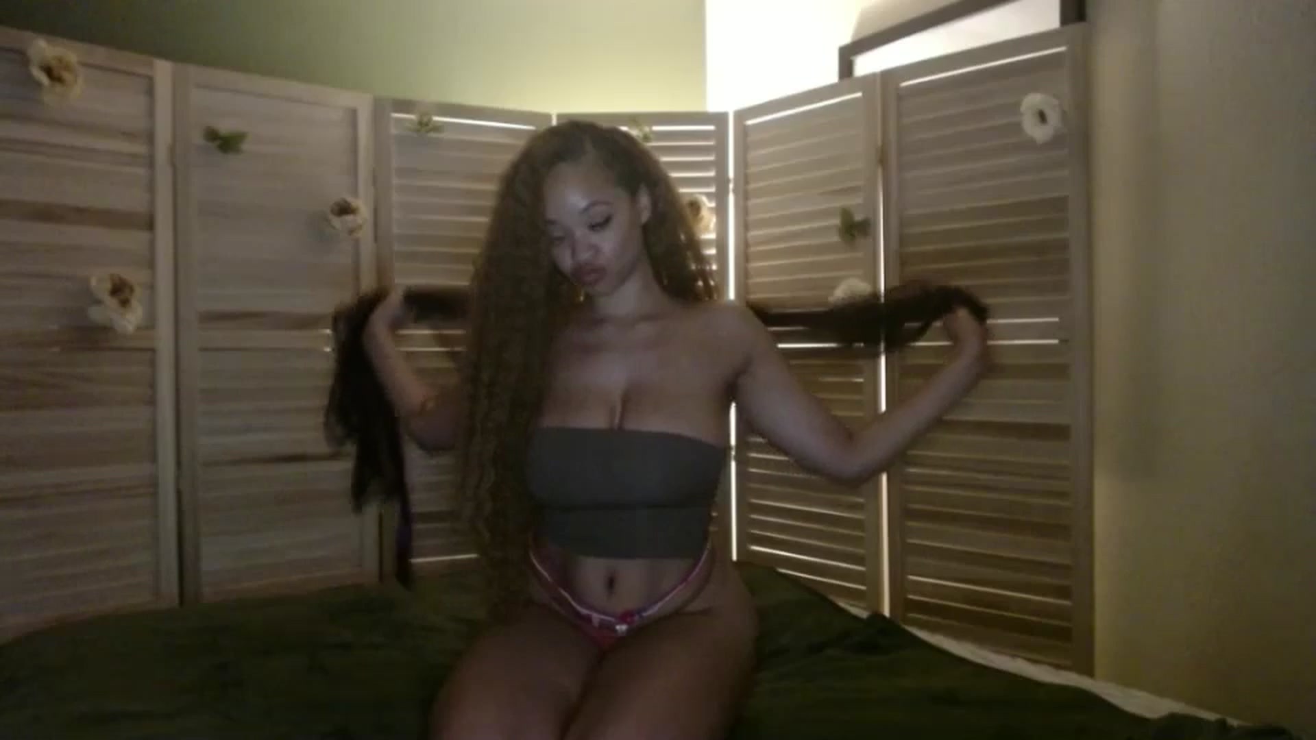 Gallery image thumbnail from MelissaGee's myfreecams stream on, 01/21/2026, 14:59 image 4 of 20