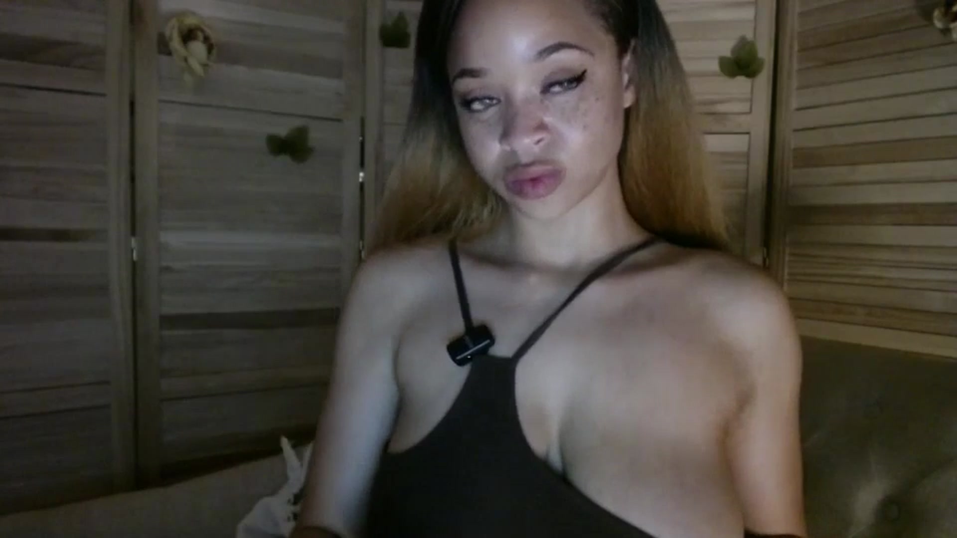Gallery image thumbnail from MelissaGee's myfreecams stream on, 03/04/2026, 10:28 image 14 of 20