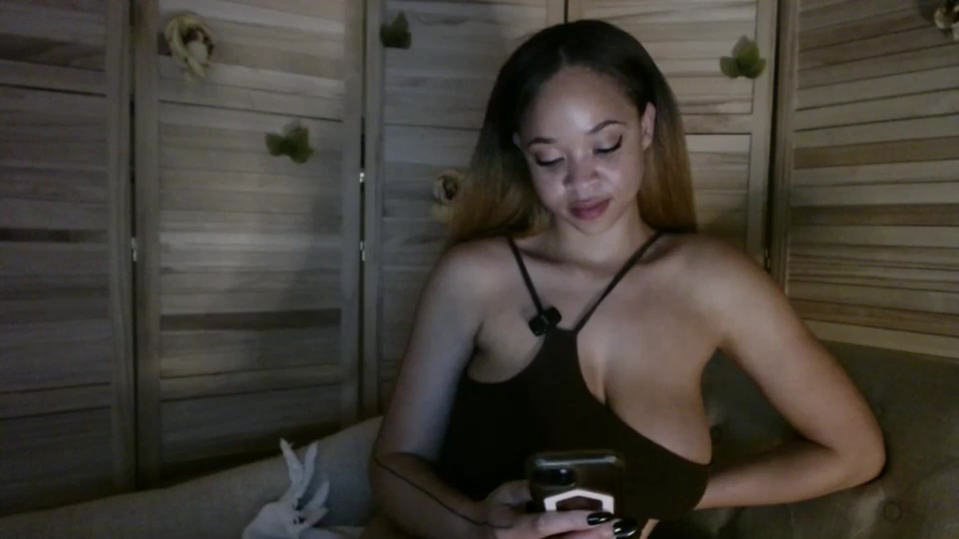 Gallery image thumbnail from MelissaGee's myfreecams stream on, 03/04/2026, 10:28 image 18 of 20