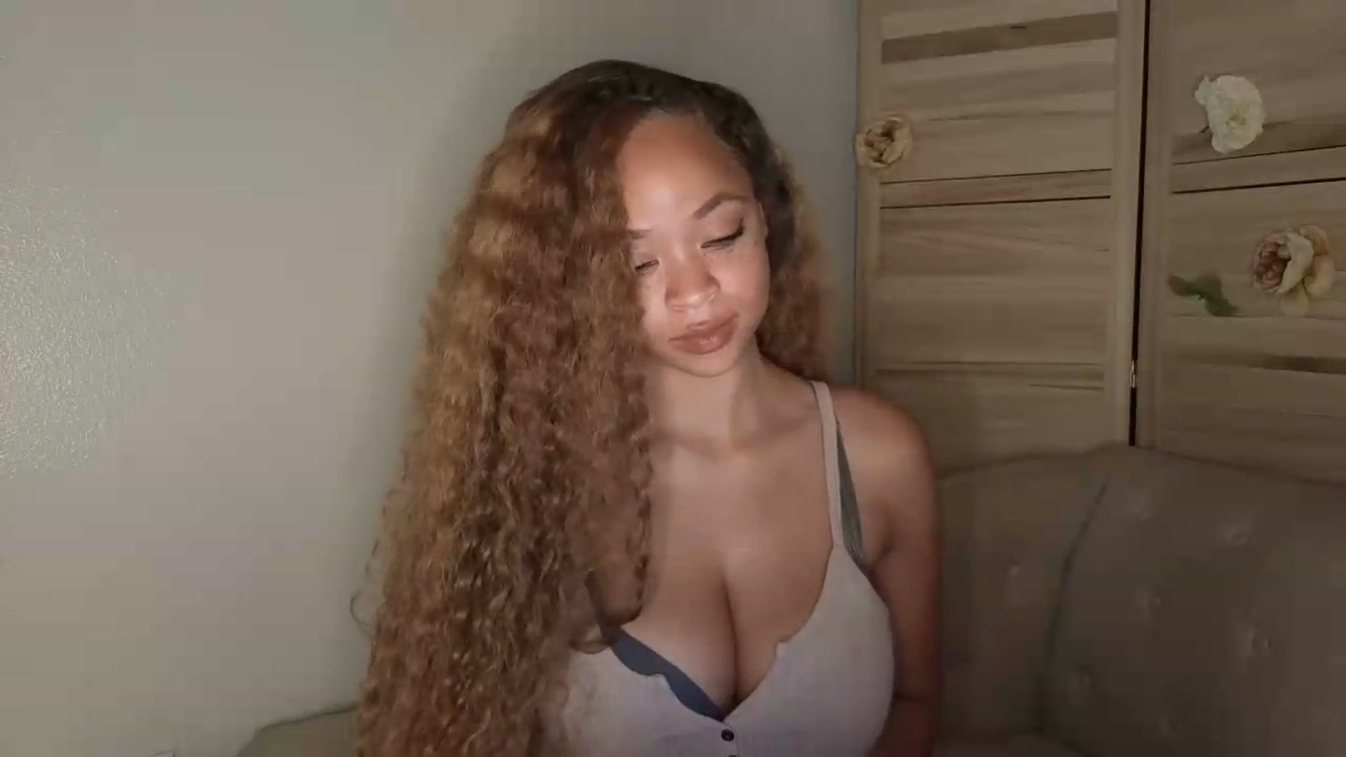 Gallery image thumbnail from MelissaGee's myfreecams stream on, 06/24/2026, 18:21 image 20 of 20