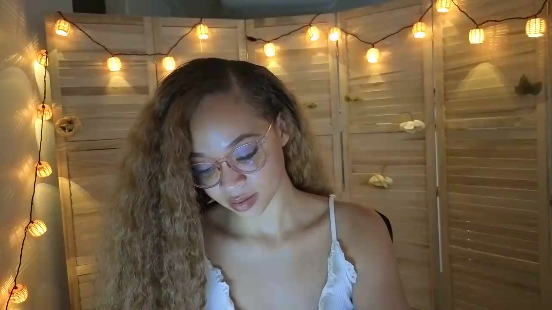 Gallery image thumbnail from MelissaGee's myfreecams stream on, 06/27/2026, 19:54 image 6 of 20