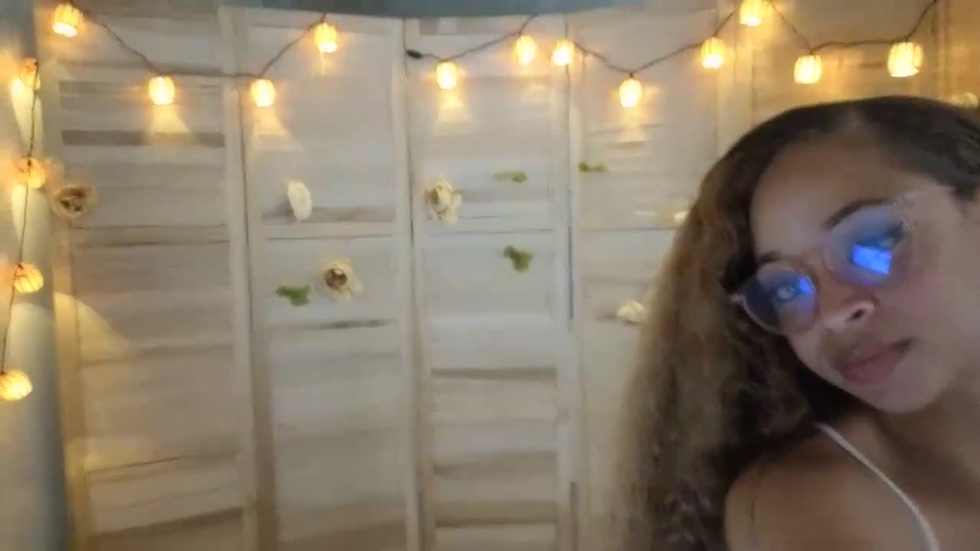 Gallery image thumbnail from MelissaGee's myfreecams stream on, 06/27/2026, 23:41 image 6 of 20