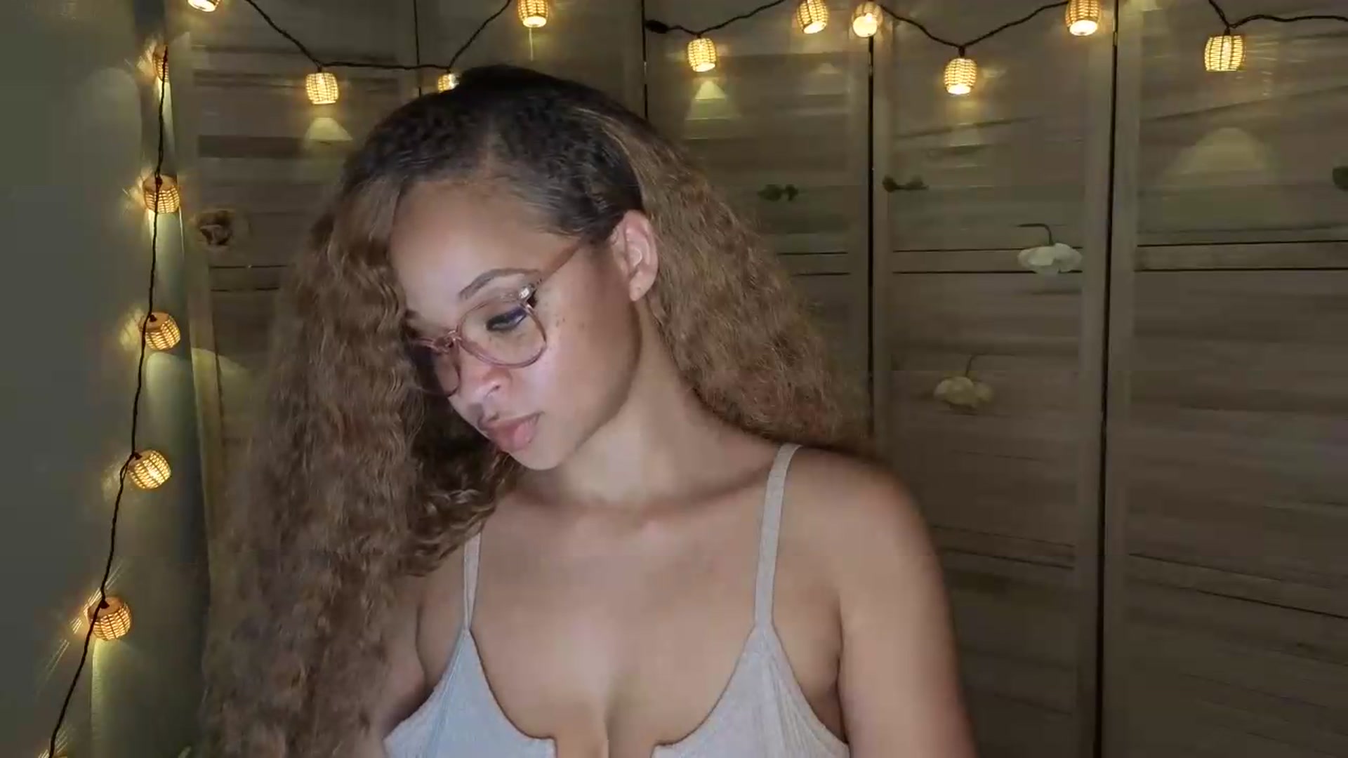 Gallery image thumbnail from MelissaGee's myfreecams stream on, 06/28/2026, 04:00 image 2 of 20