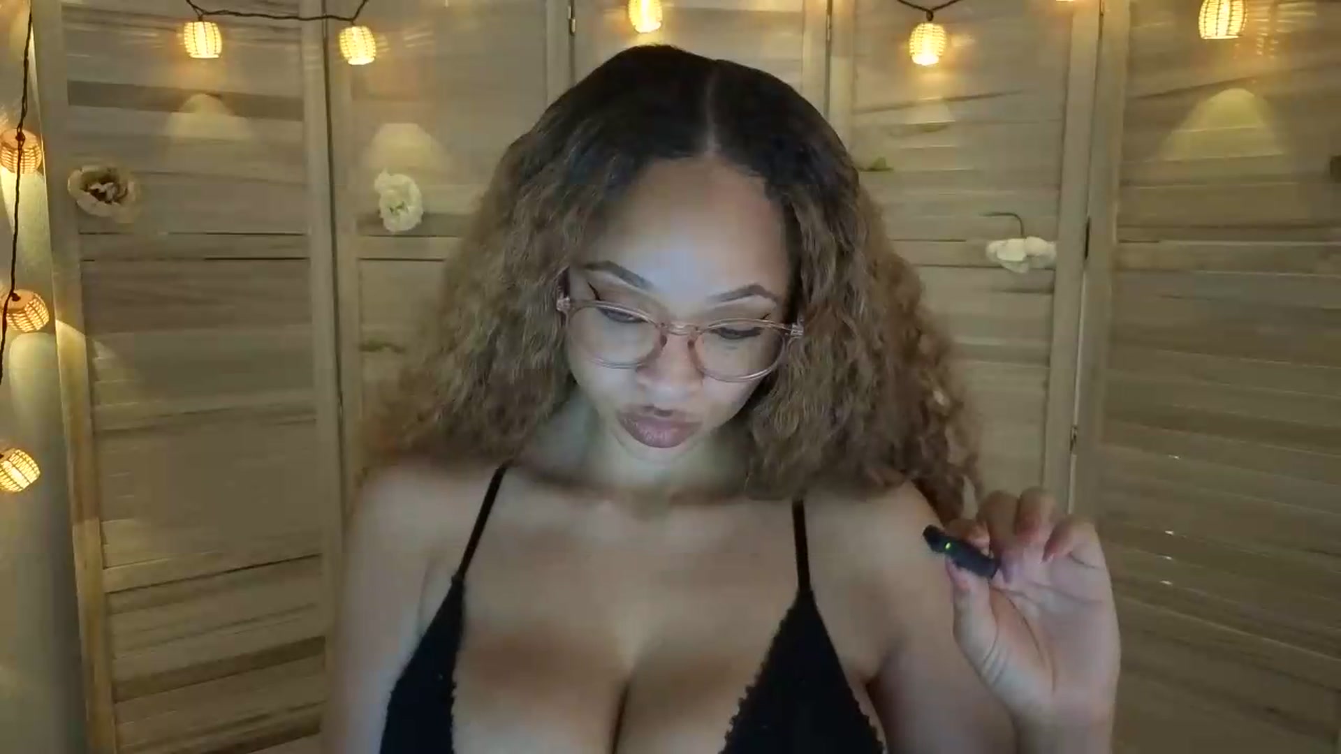 Gallery image thumbnail from MelissaGee's myfreecams stream on, 06/30/2026, 22:22 image 3 of 20