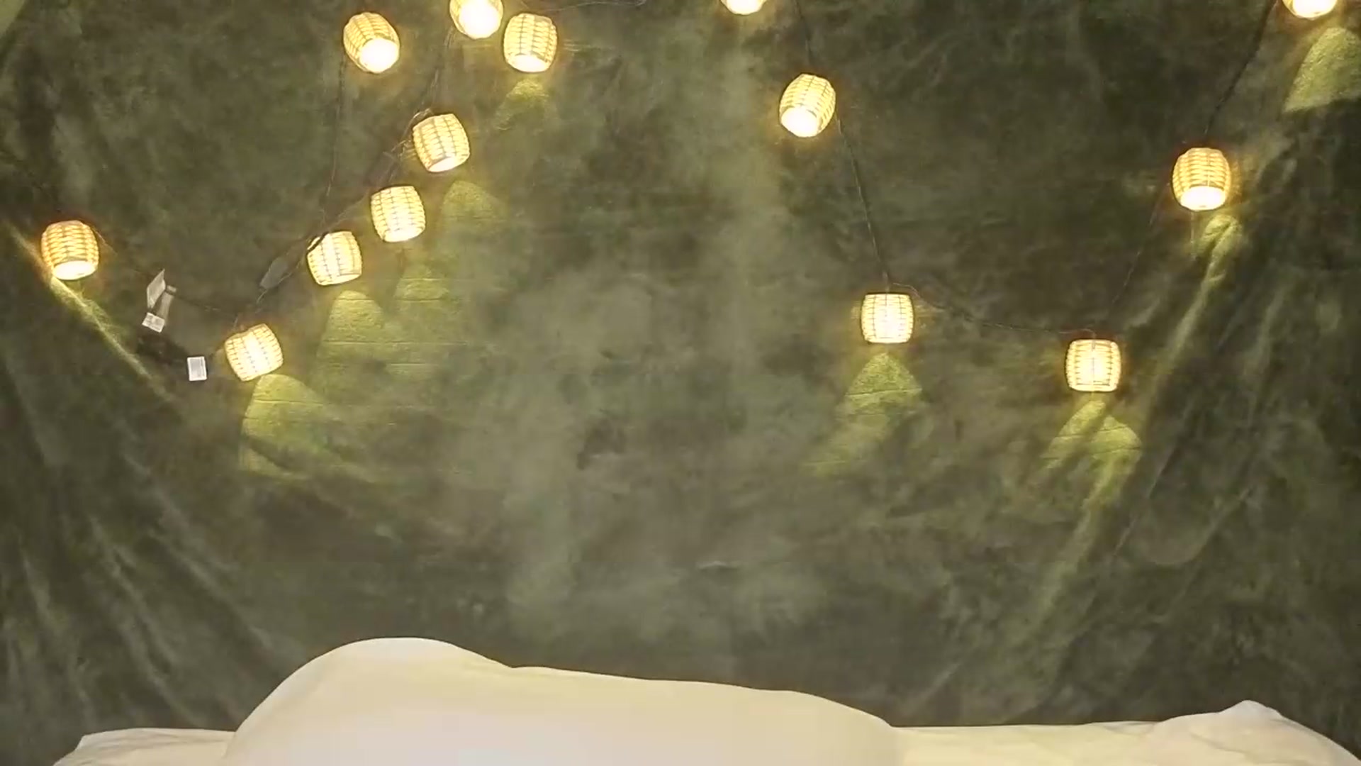Gallery image thumbnail from MelissaGee's myfreecams stream on, 07/27/2026, 14:35 image 13 of 20
