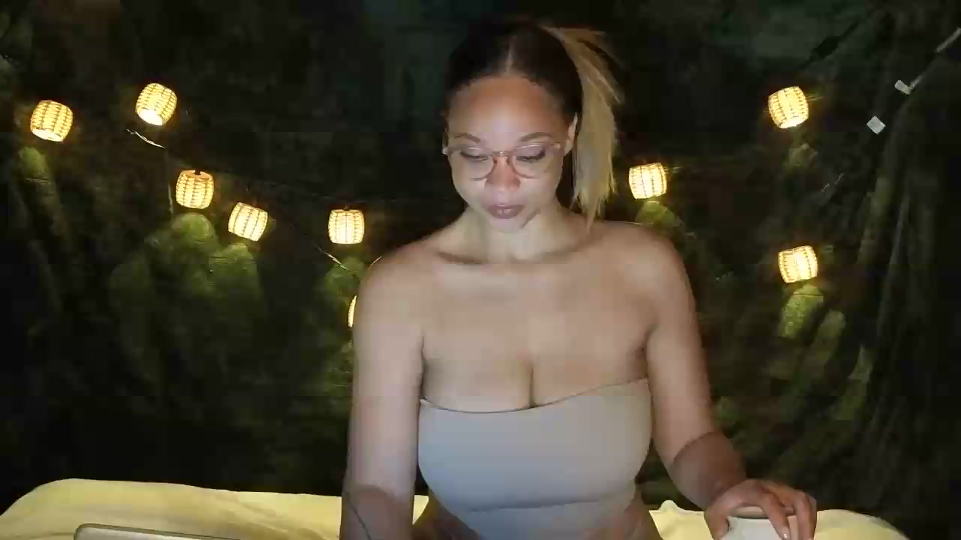 Gallery image thumbnail from MelissaGee's myfreecams stream on, 07/28/2026, 15:06 image 1 of 20