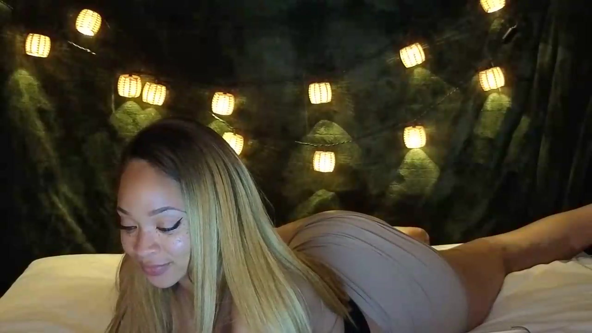 Gallery image thumbnail from MelissaGee's myfreecams stream on, 07/30/2026, 07:26 image 17 of 20