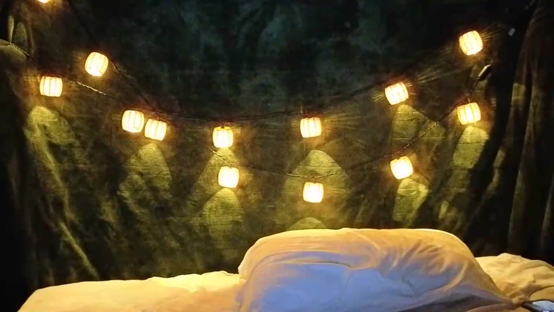 Gallery image thumbnail from MelissaGee's myfreecams stream on, 07/30/2026, 13:45 image 4 of 20