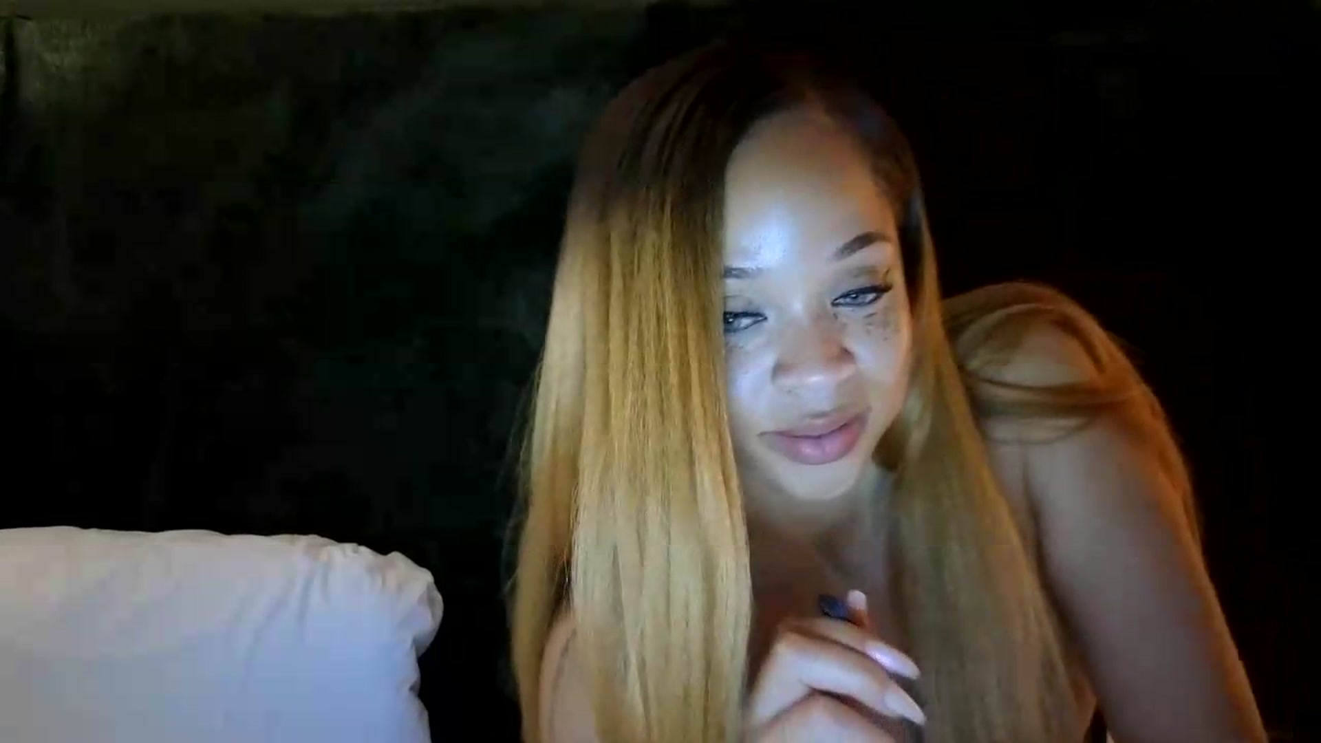 Gallery image thumbnail from MelissaGee's myfreecams stream on, 08/10/2026, 07:00 image 4 of 20