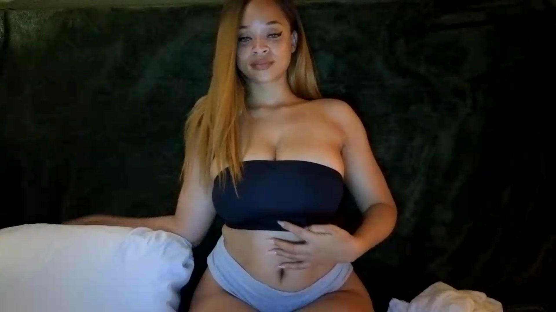 Gallery image thumbnail from MelissaGee's myfreecams stream on, 08/10/2026, 07:00 image 5 of 20